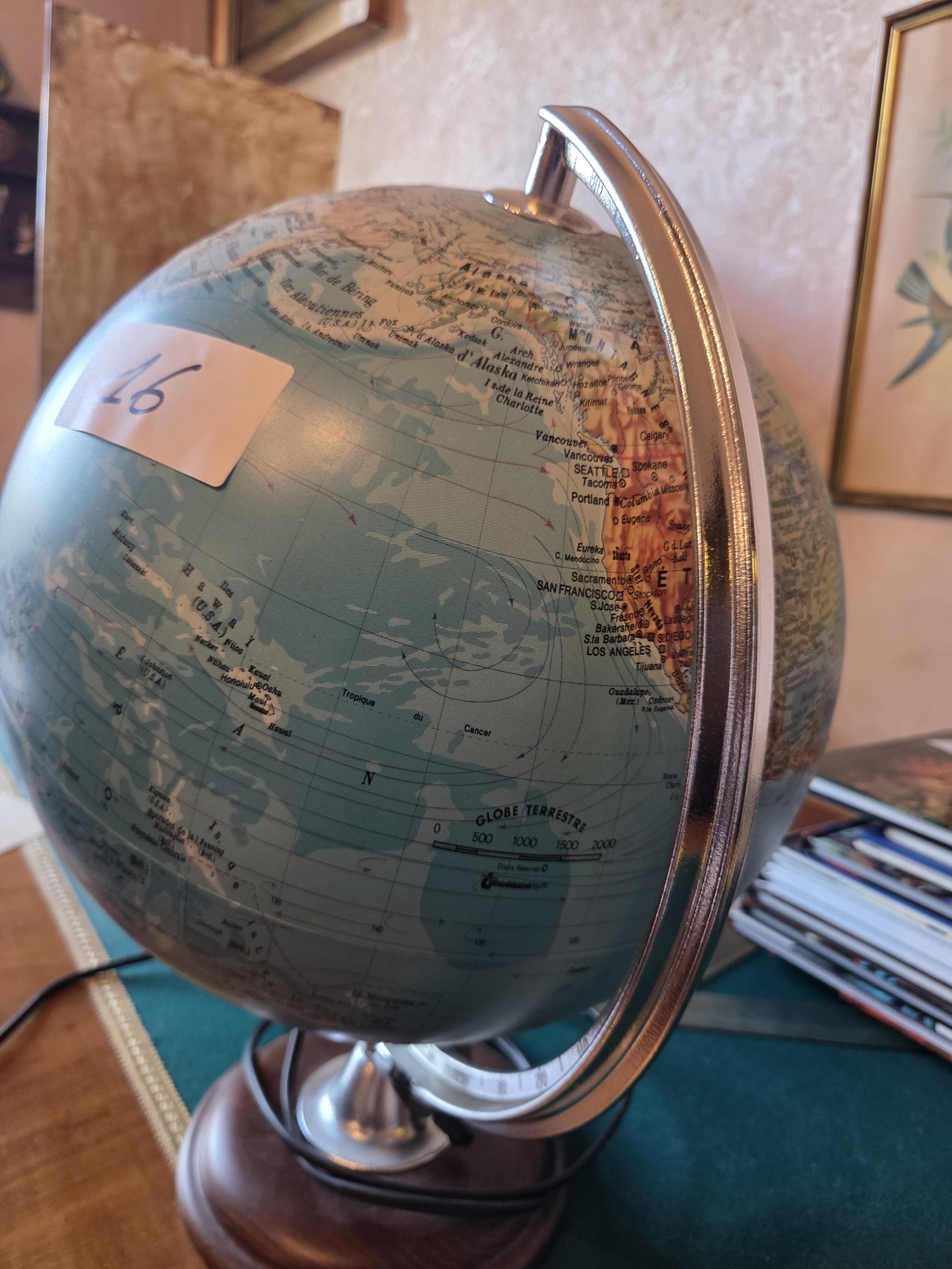 Wereldbol met Franstalige cartografie op voet lot 16 – foto 3 – kavel bij Goeiendeal, Jette