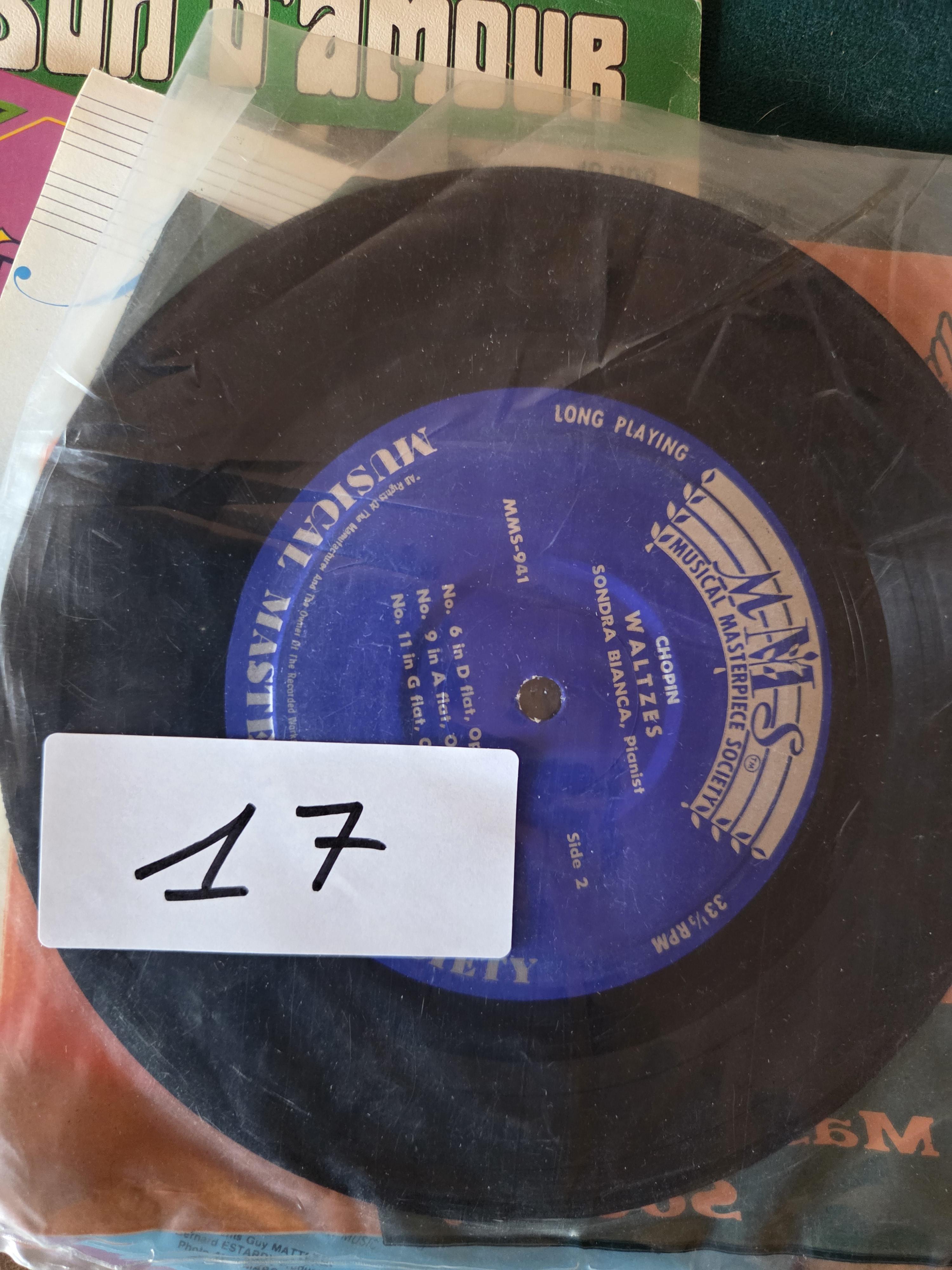 Groot lot vinyl singleplaten (45 toeren) lot 17 – foto 2 – kavel bij Goeiendeal, Jette