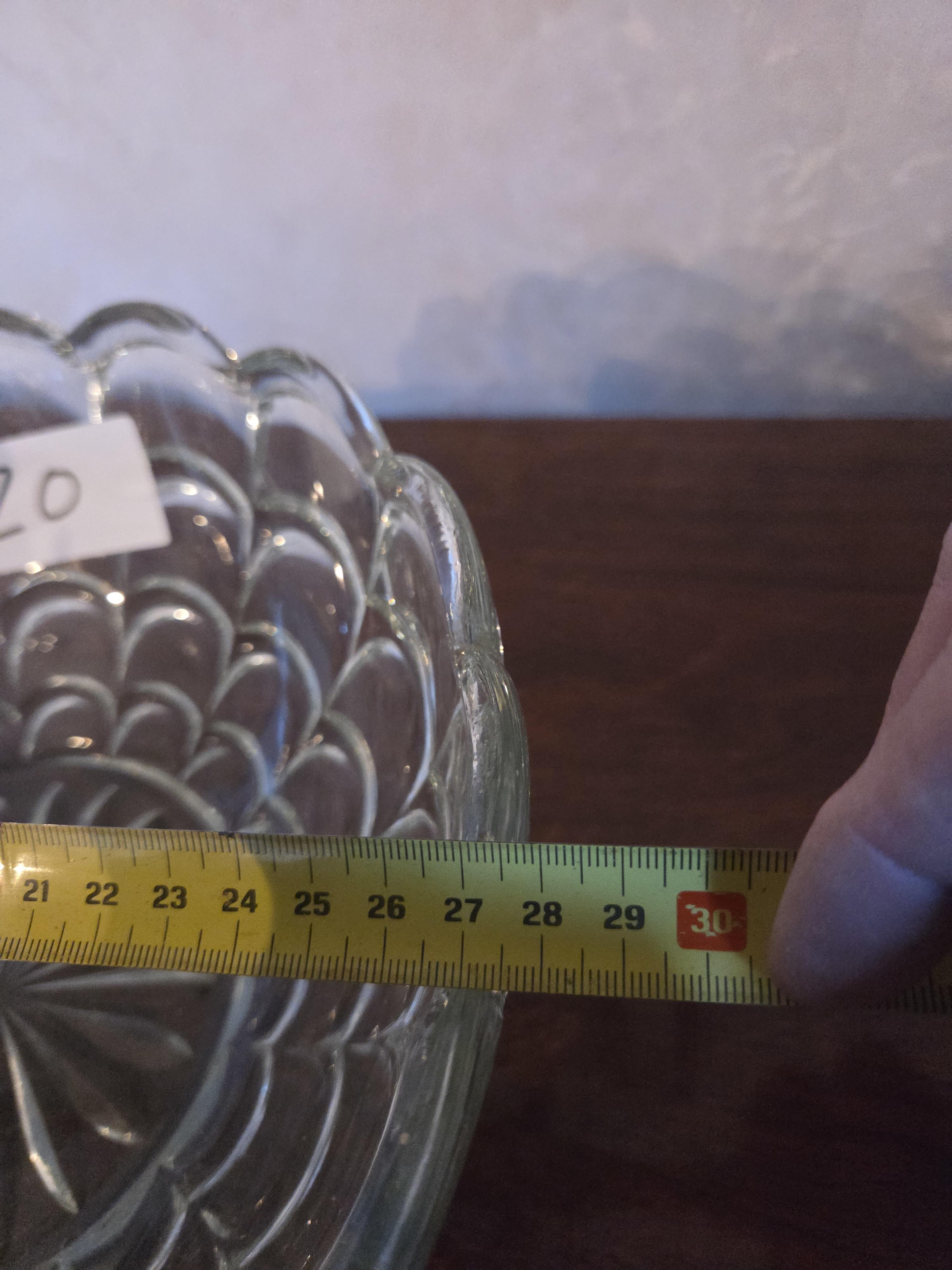 Grote schaal met opengewerkt reliëfpatroon lot 20 – foto 2 – kavel bij Goeiendeal, Jette