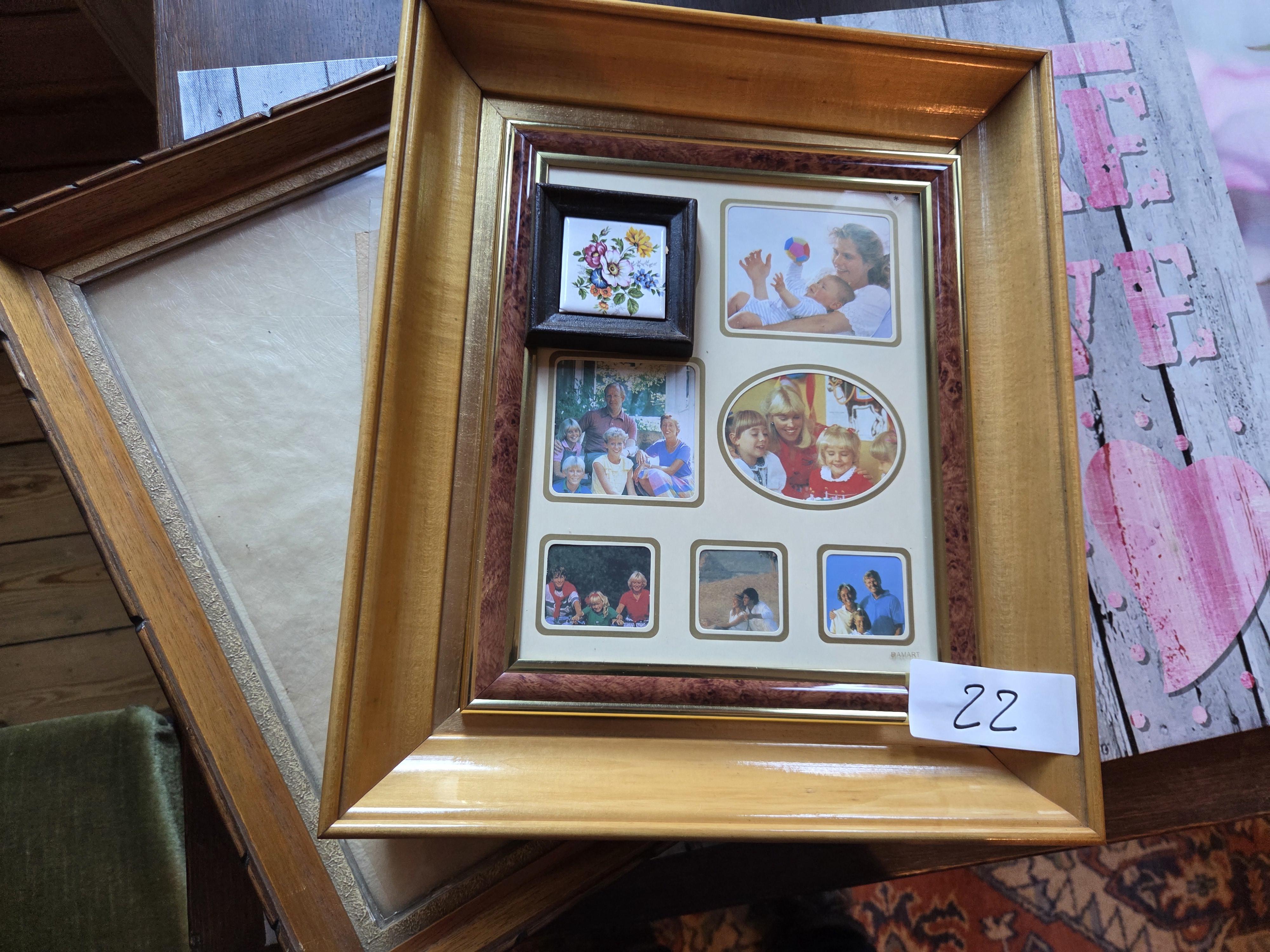 Set van twee wanddecoraties bestaande uit een fotolijst en een canvaspaneel met rozenprint lot 22 – foto 2 – kavel bij Goeiendeal, Jette