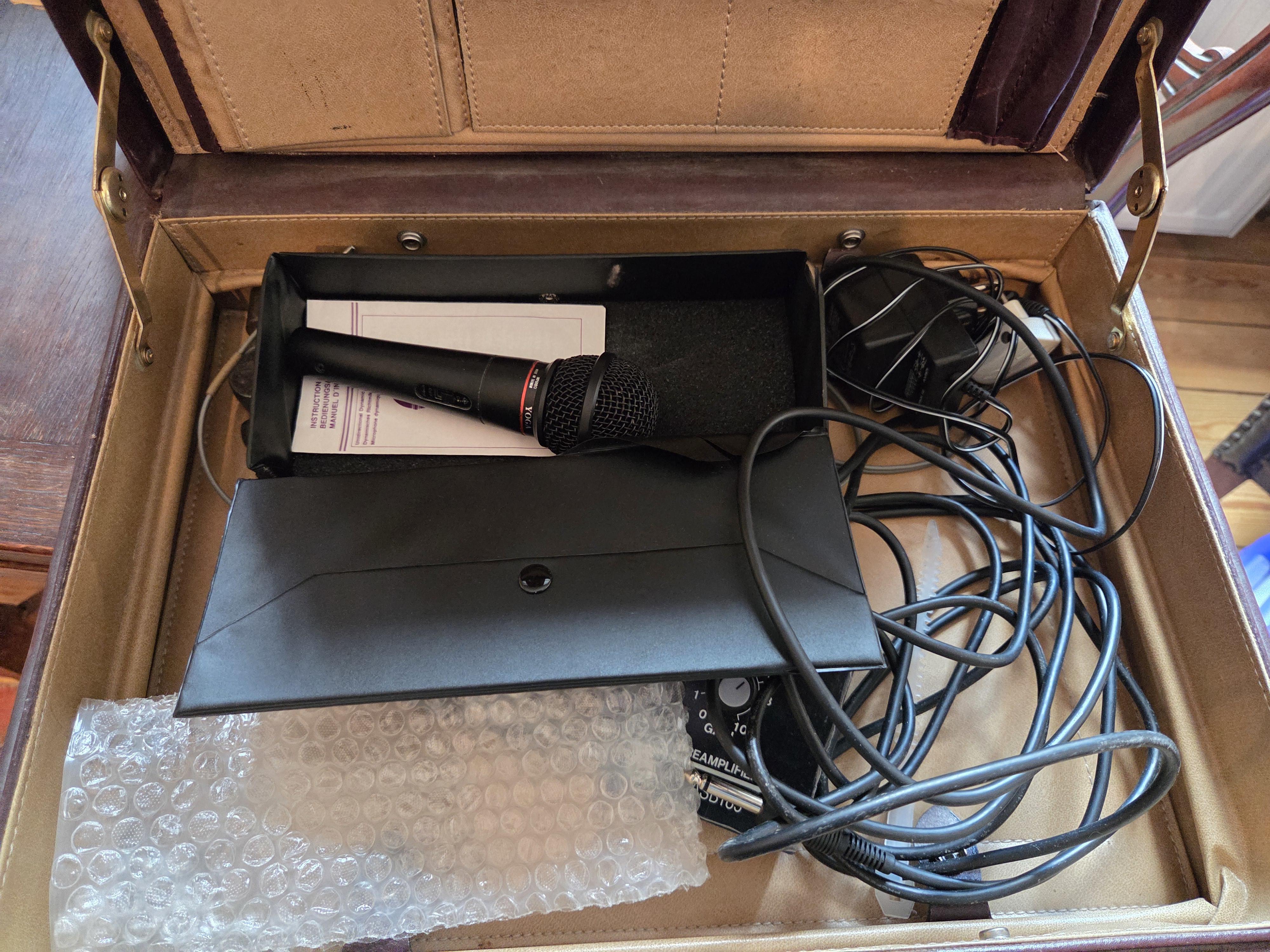 Koffer / attachékoffer met cijferslot en microfoon lot 28 – foto 3 – kavel bij Goeiendeal, Jette
