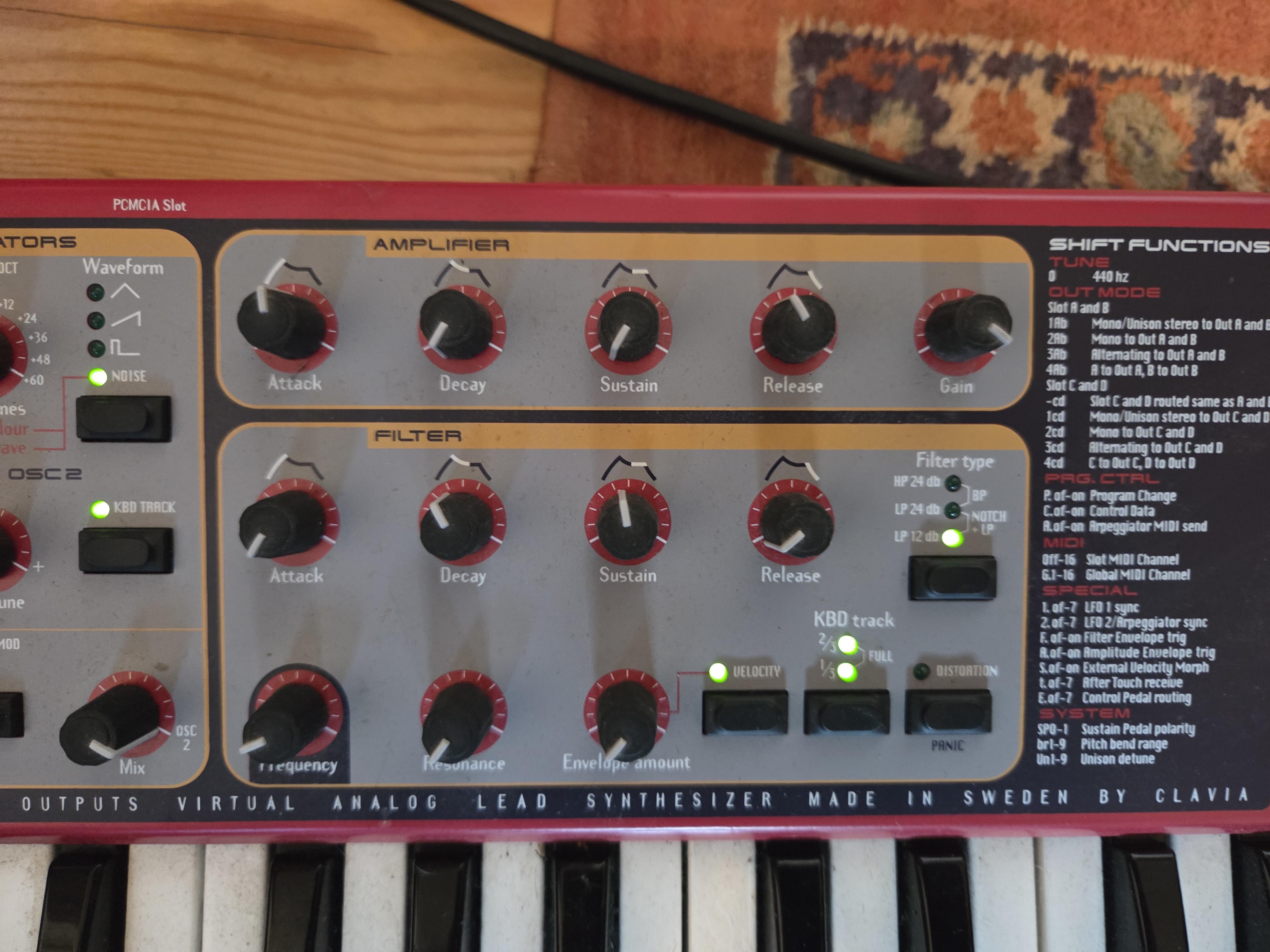 Virtueel analoge synthesizer van Clavia, model Nord Lead 2 lot 33 – foto 3 – kavel bij Goeiendeal, Jette