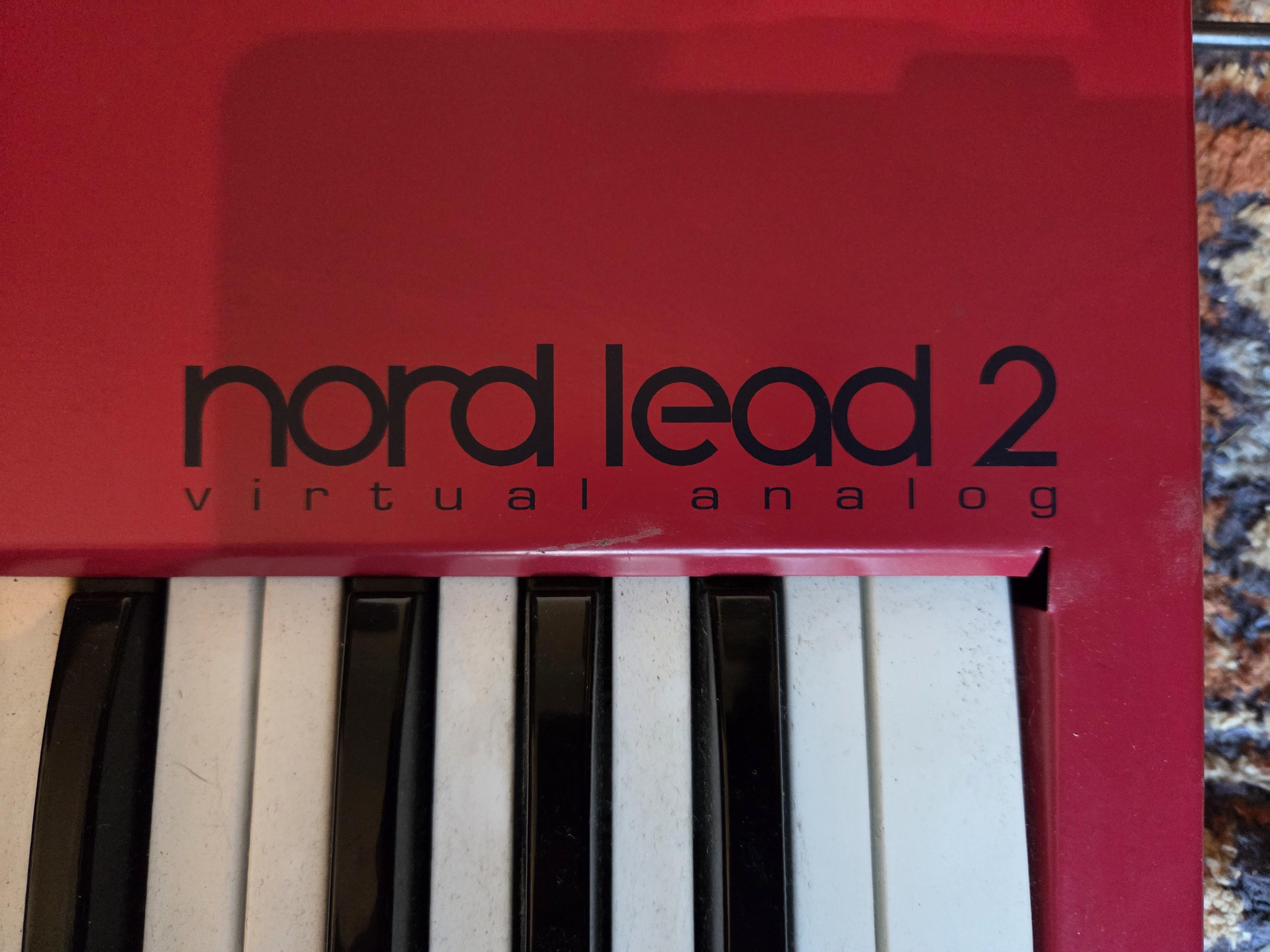Virtueel analoge synthesizer van Clavia, model Nord Lead 2 lot 33 – foto 4 – kavel bij Goeiendeal, Jette