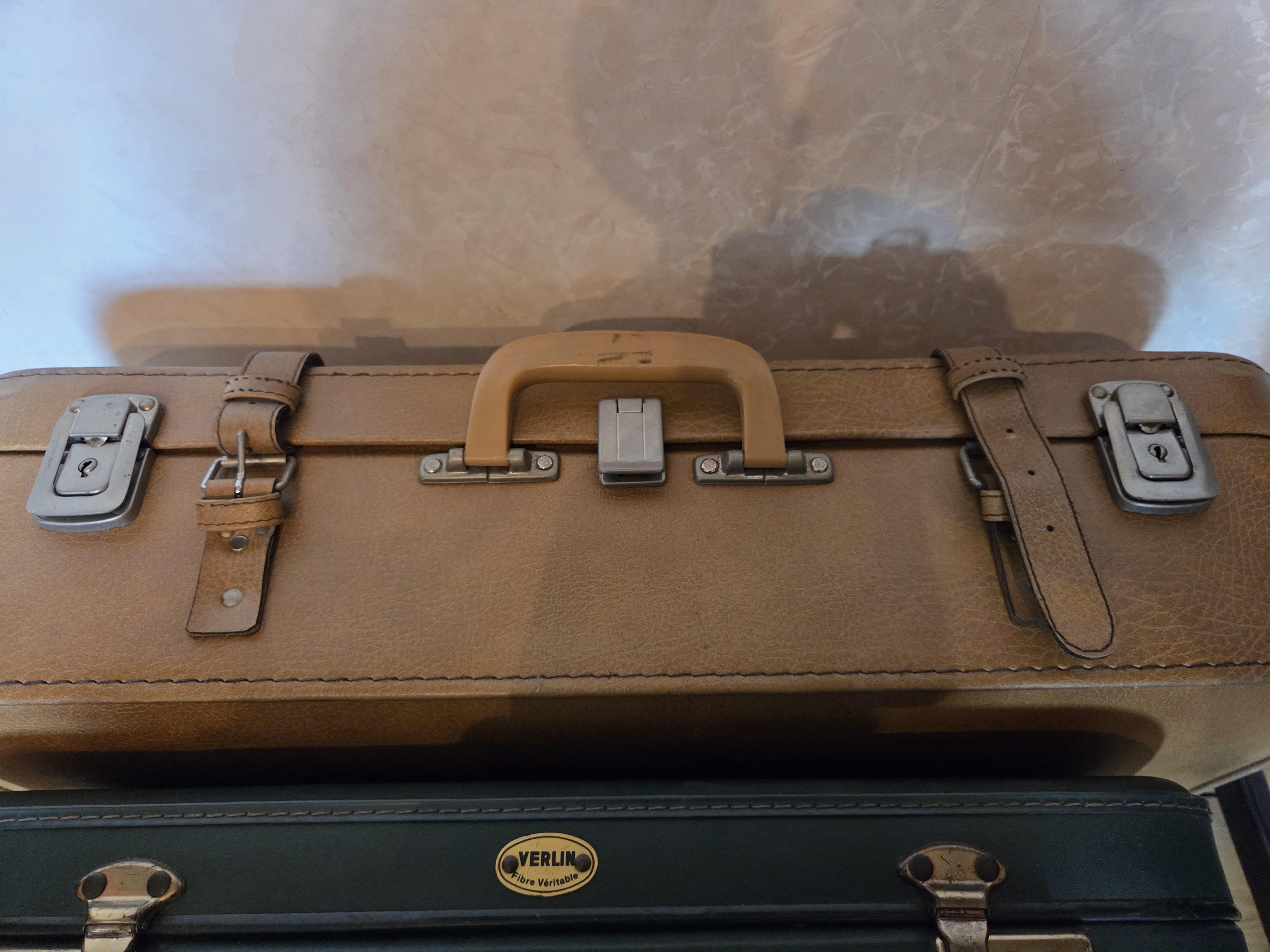 Set van twee reiskoffers van het merk Vali-Lek, bestaande uit een kleiner groen en een groter beige exemplaar lot 49 – foto 3 – kavel bij Goeiendeal, Jette