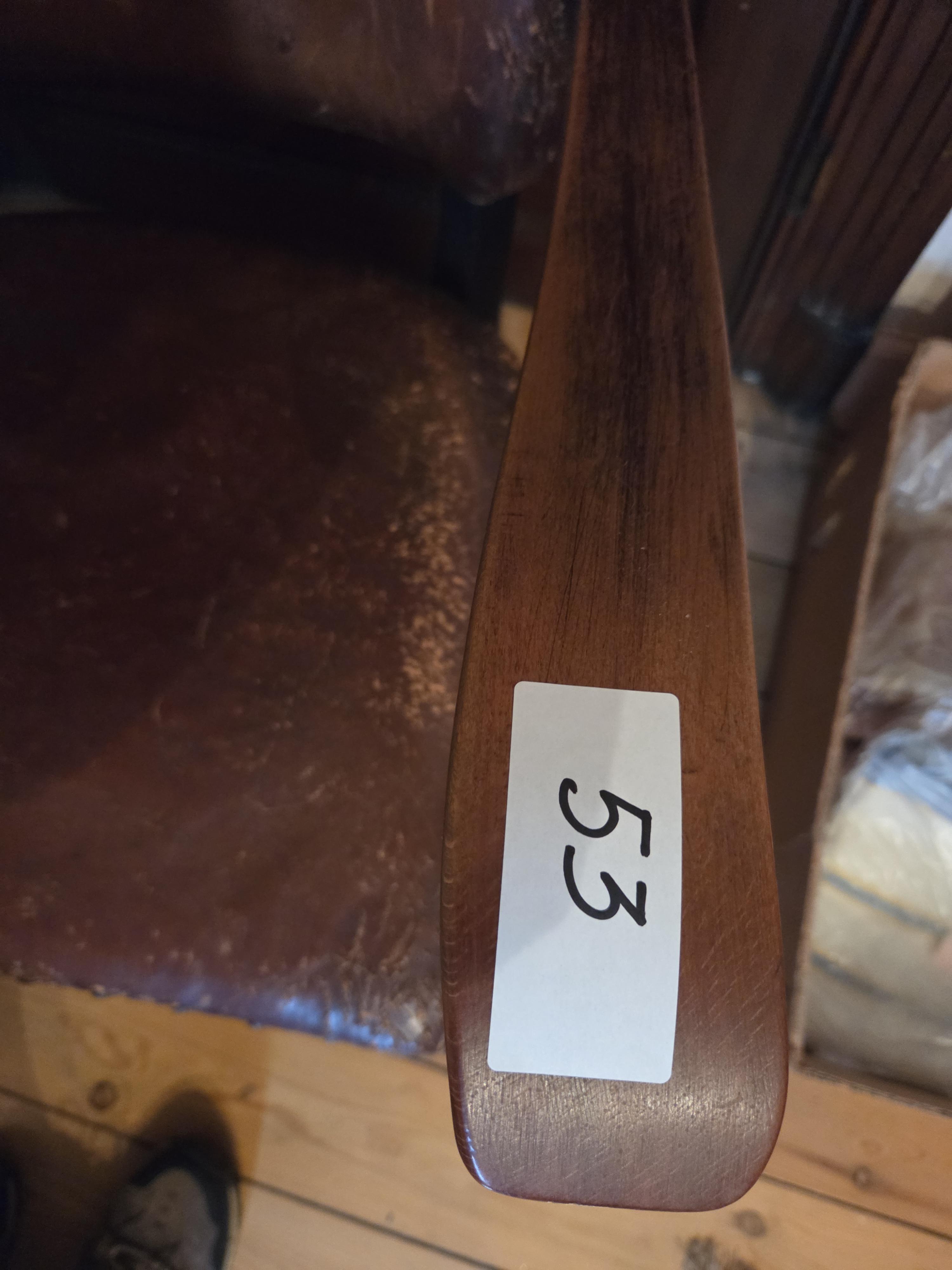 Klassieke bureaustoel met gecapitonneerde armleuningen en rugleuning lot 53 – foto 2 – kavel bij Goeiendeal, Jette