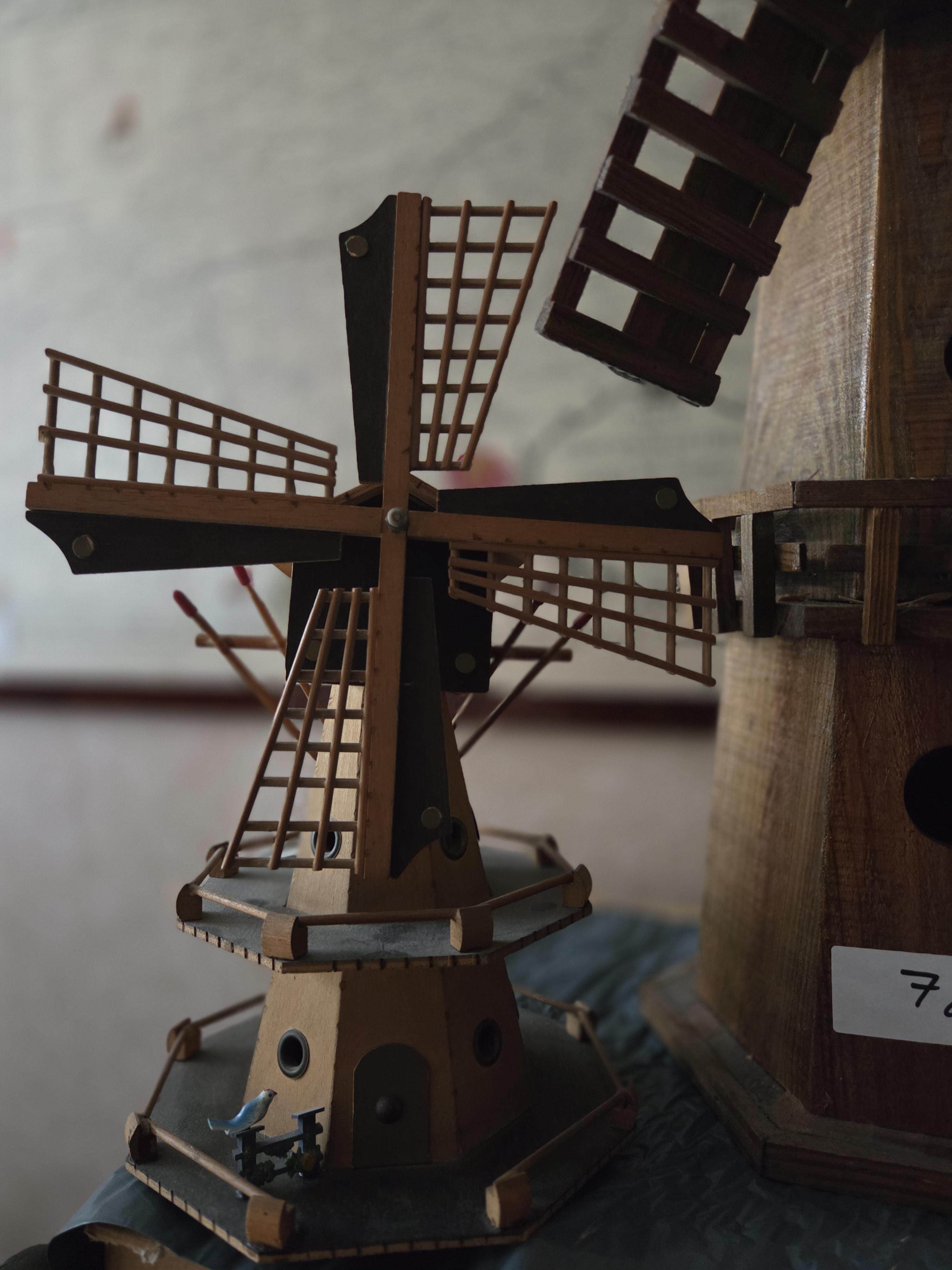 Set van 3 diverse decoratieve windmolens in verschillende formaten lot 78 – foto 2 – kavel bij Goeiendeal, Jette