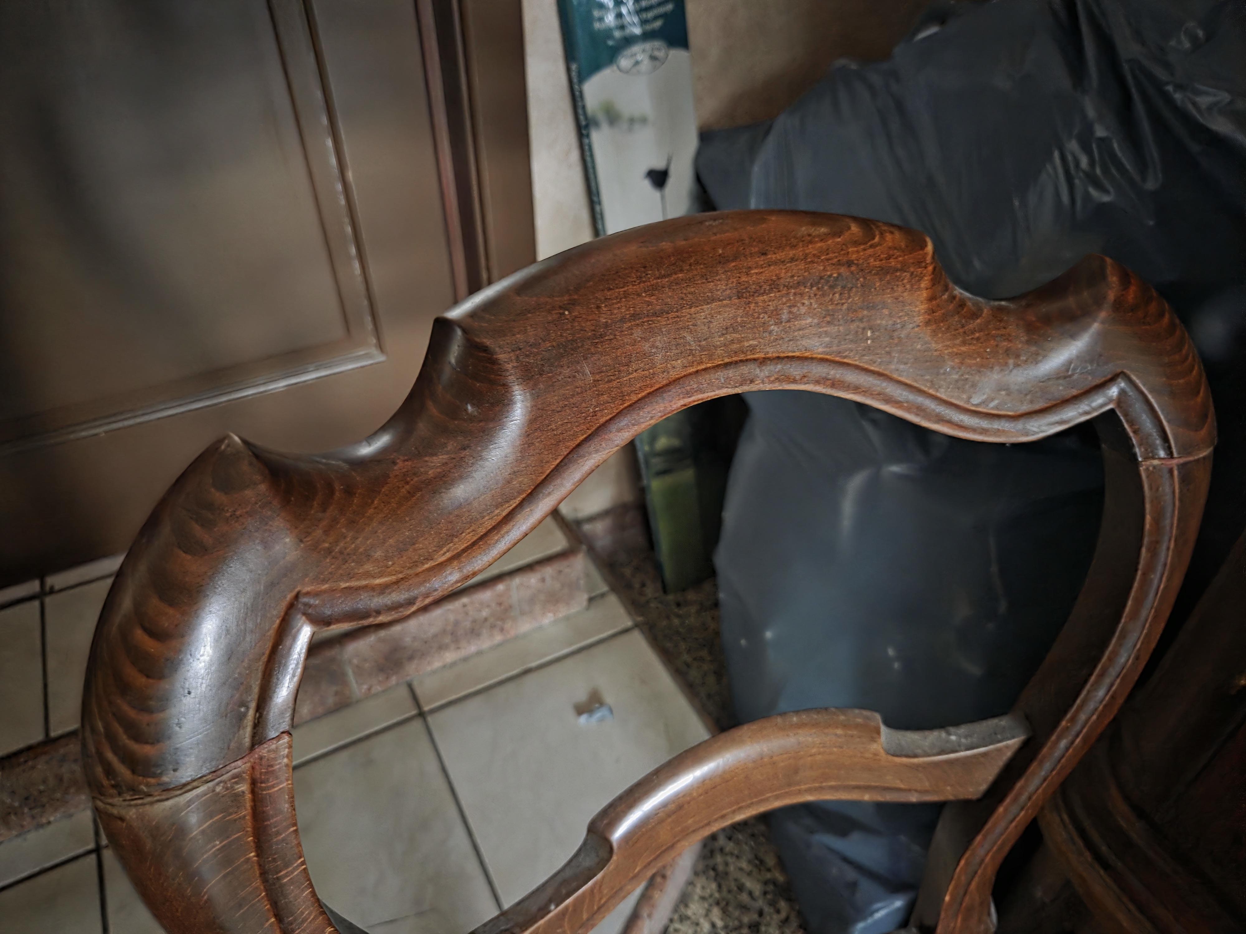 Set van 2 klassieke stoelen met opengewerkte rieten / canné zitting lot 89 – foto 3 – kavel bij Goeiendeal, Jette