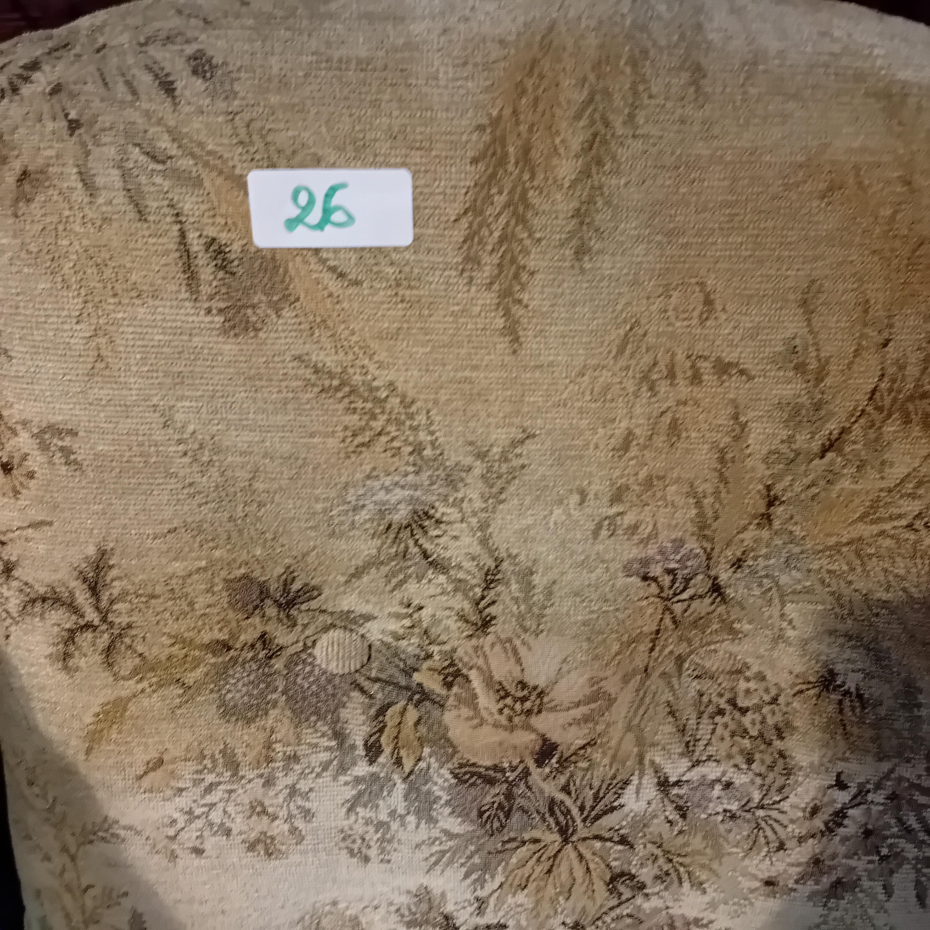 Klassieke comfortabele fauteuil met florale stoffering lot 26 – foto 2 – kavel bij Goeiendeal, Lommel
