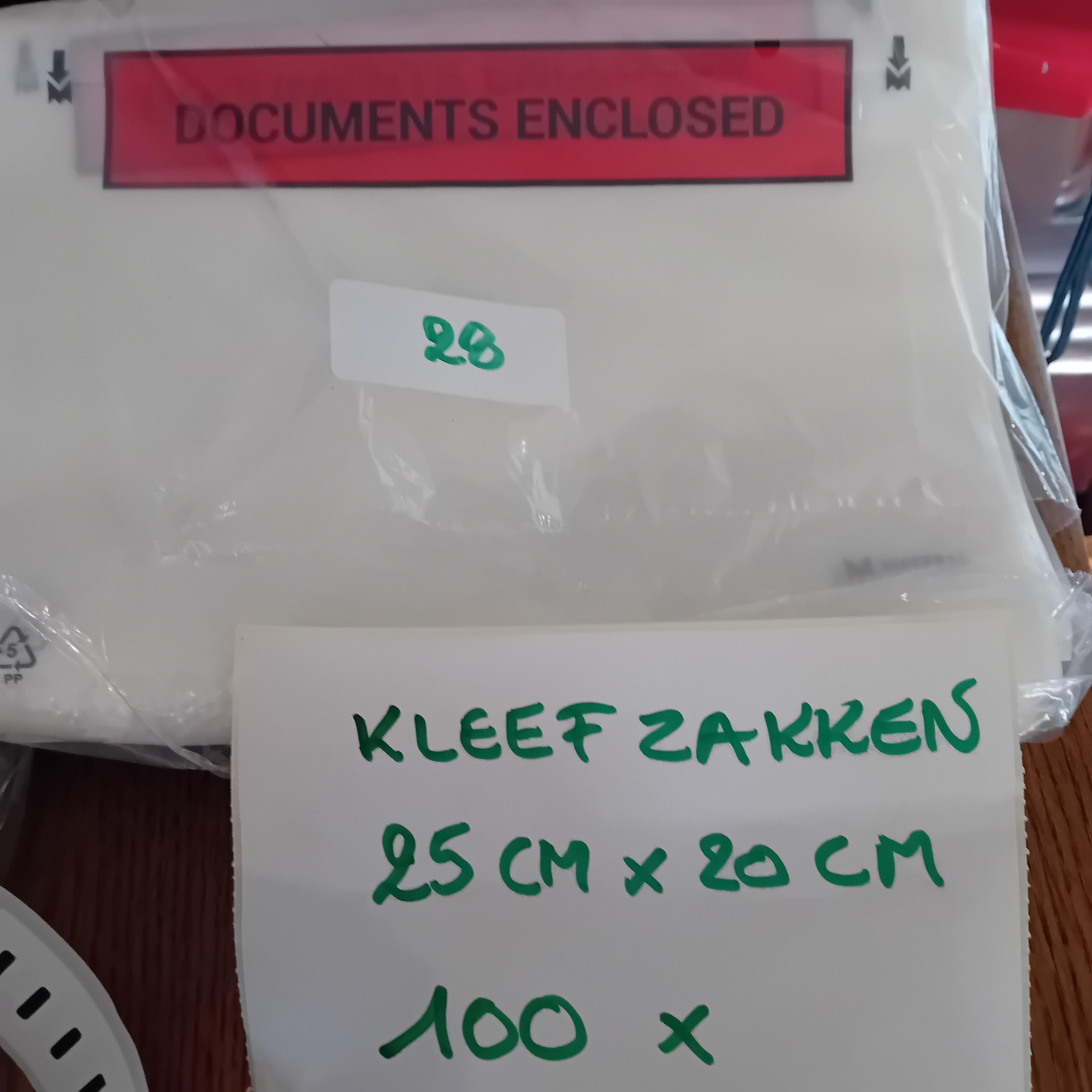 Pak van 100 zelfklevende paklijsten / kleefzakken "Documents Enclosed" (25 cm x 20 cm) lot 28 – kavel bij Goeiendeal, Lommel