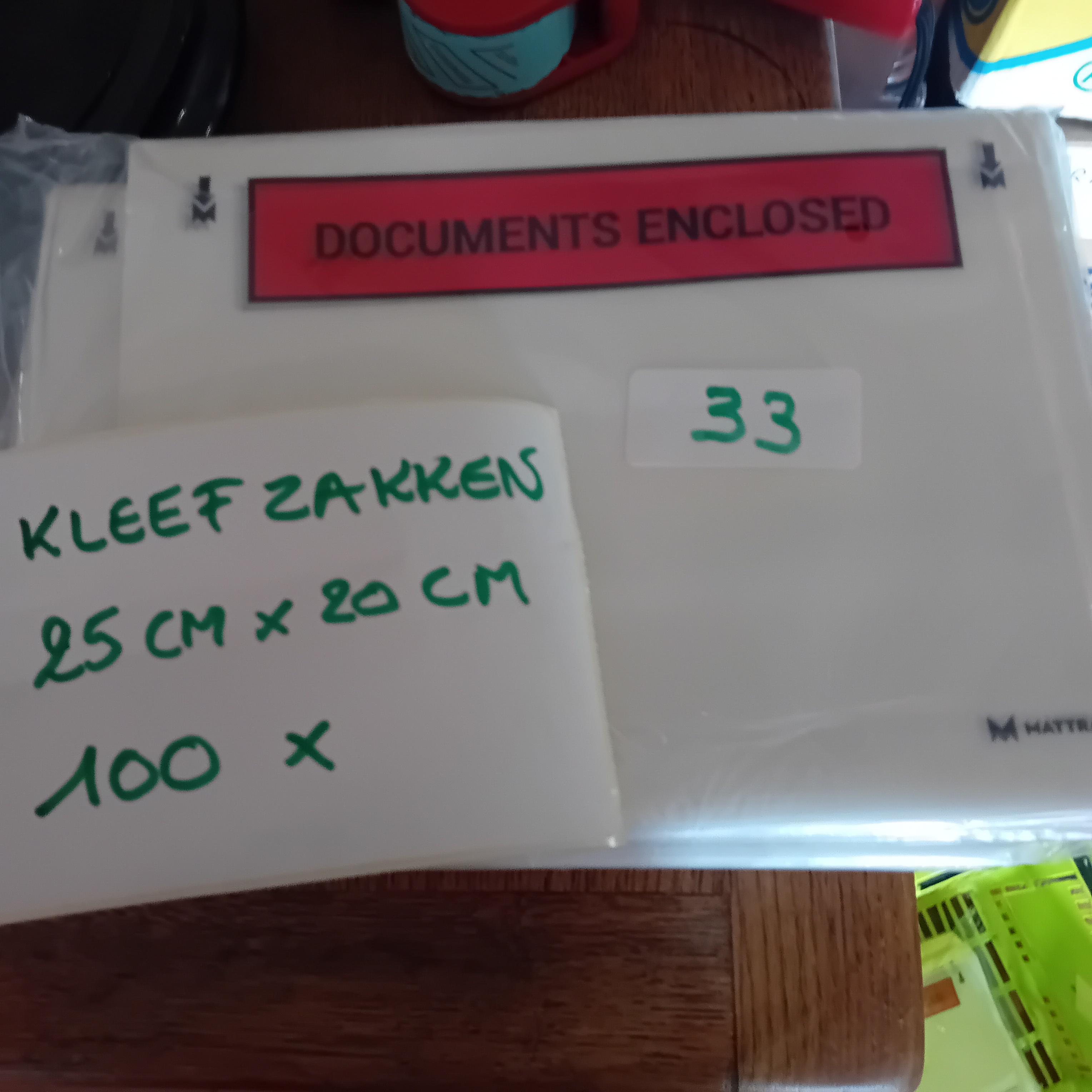 Pak van 100 zelfklevende paklijsten / kleefzakken "Documents Enclosed" (25 cm x 20 cm) lot 33 – kavel bij Goeiendeal, Lommel