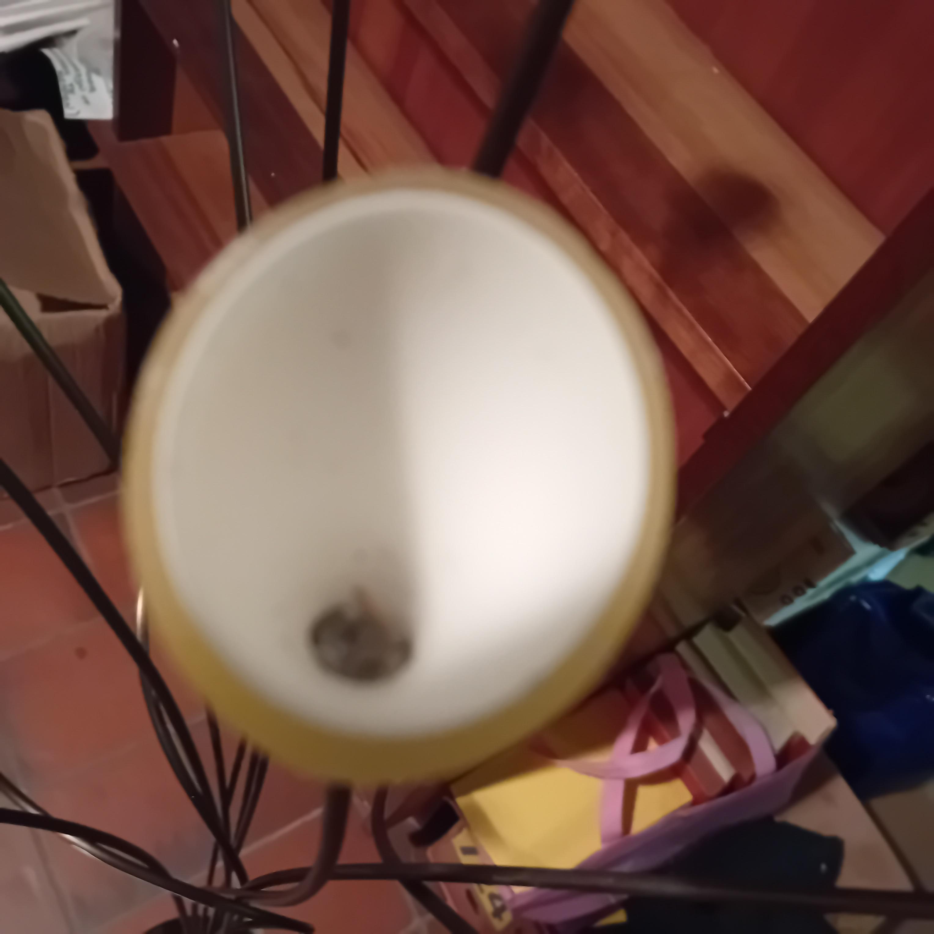 Decoratieve vloerlamp / sfeerlamp met een vertakte structuur van negen kelkvormige lampenkapjes lot 37 – foto 3 – kavel bij Goeiendeal, Lommel