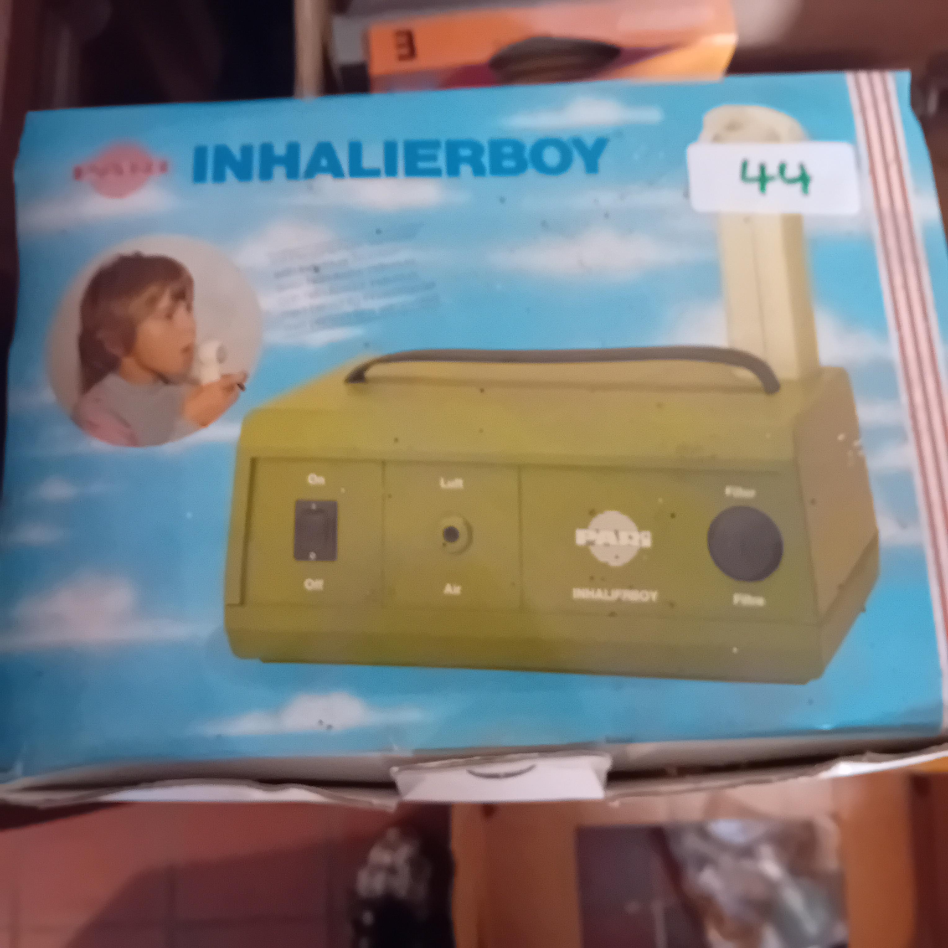 Medisch inhalatieapparaat van het merk Pari, model Inhalierboy in originele doos lot 44 – kavel bij Goeiendeal, Lommel