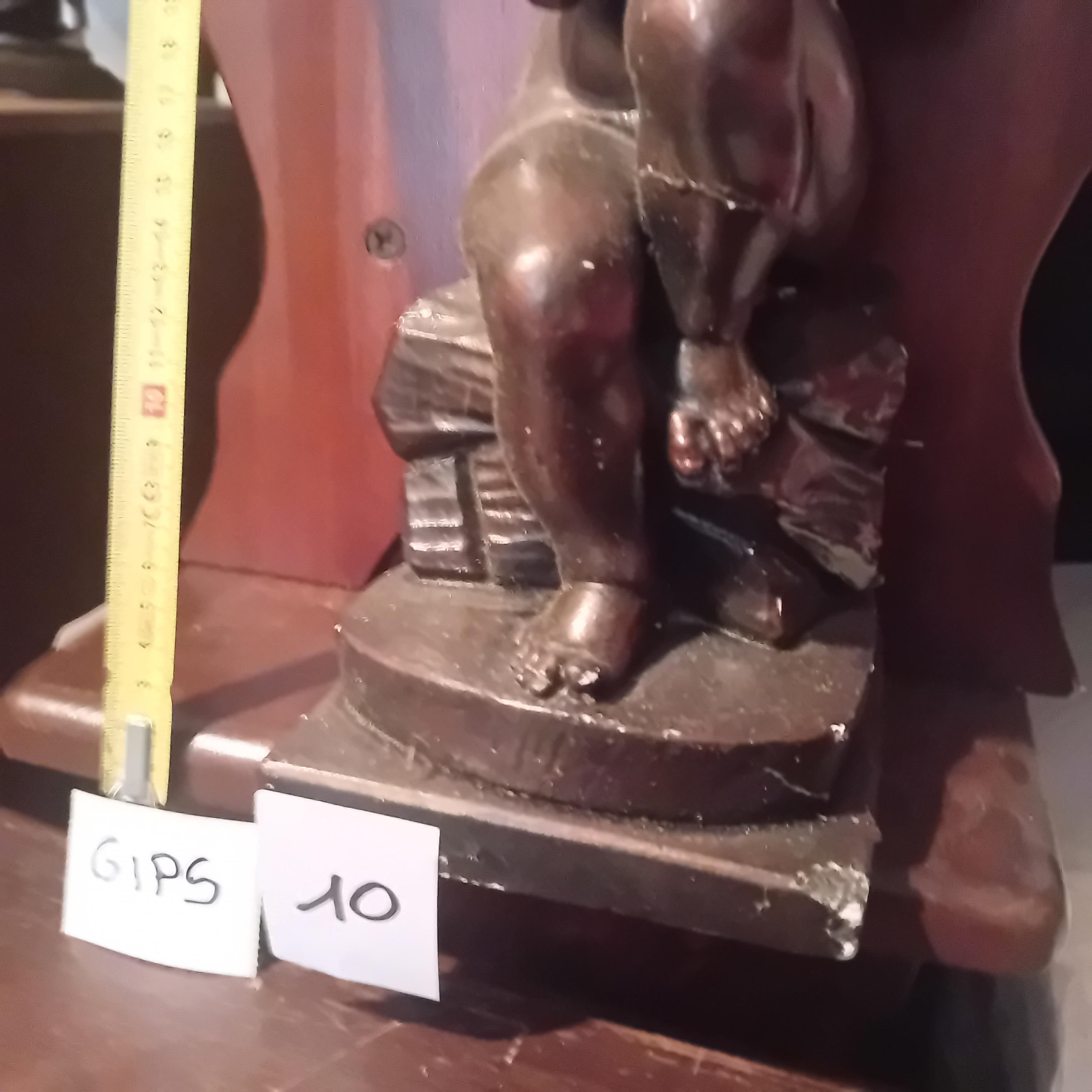 Beeld van een omhoogkijkend kind / engeltje lot 10 – foto 2 – kavel bij Goeiendeal, Lommel