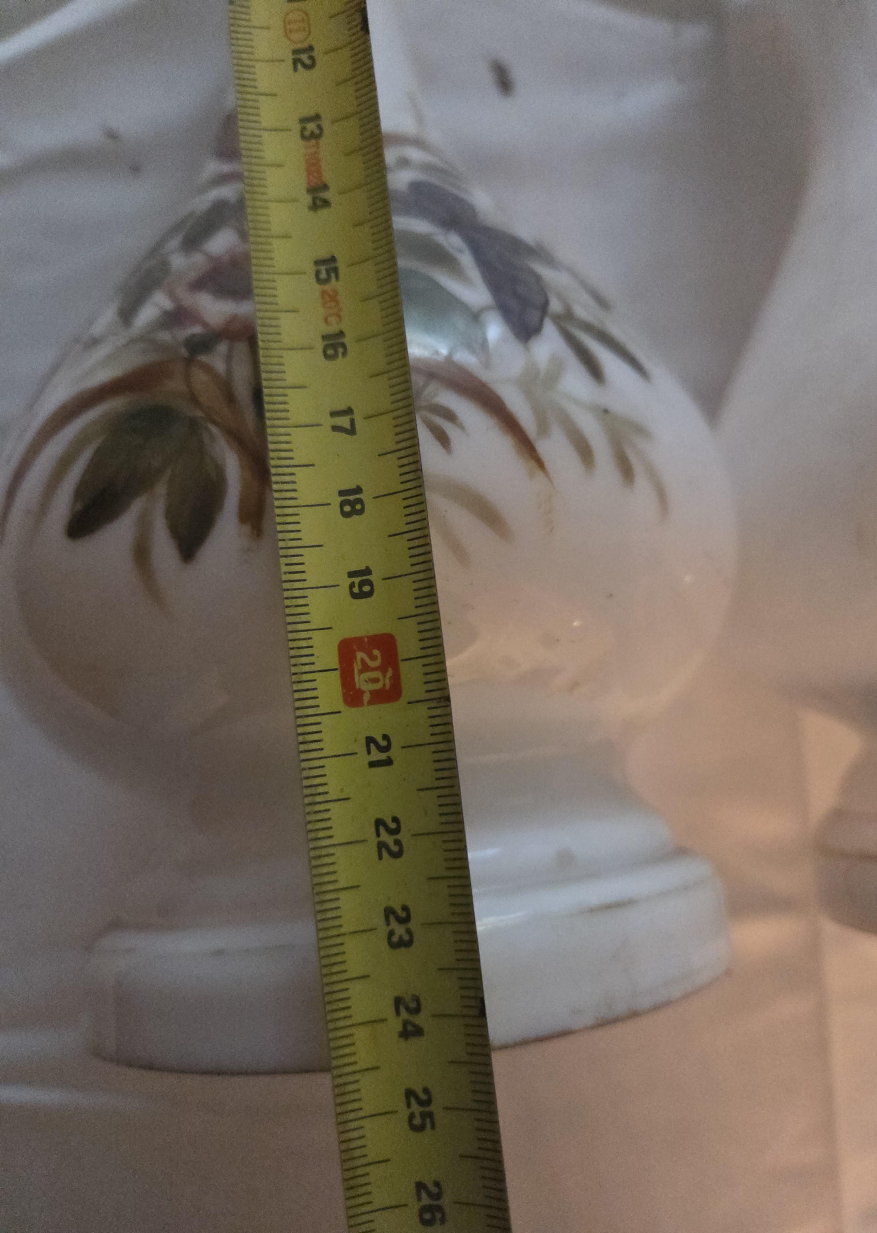 Paar porseleinen vazen met florale motieven en vogelafbeeldingen – Lot 118 – foto 4 – kavel bij Goeiendeal, Jette