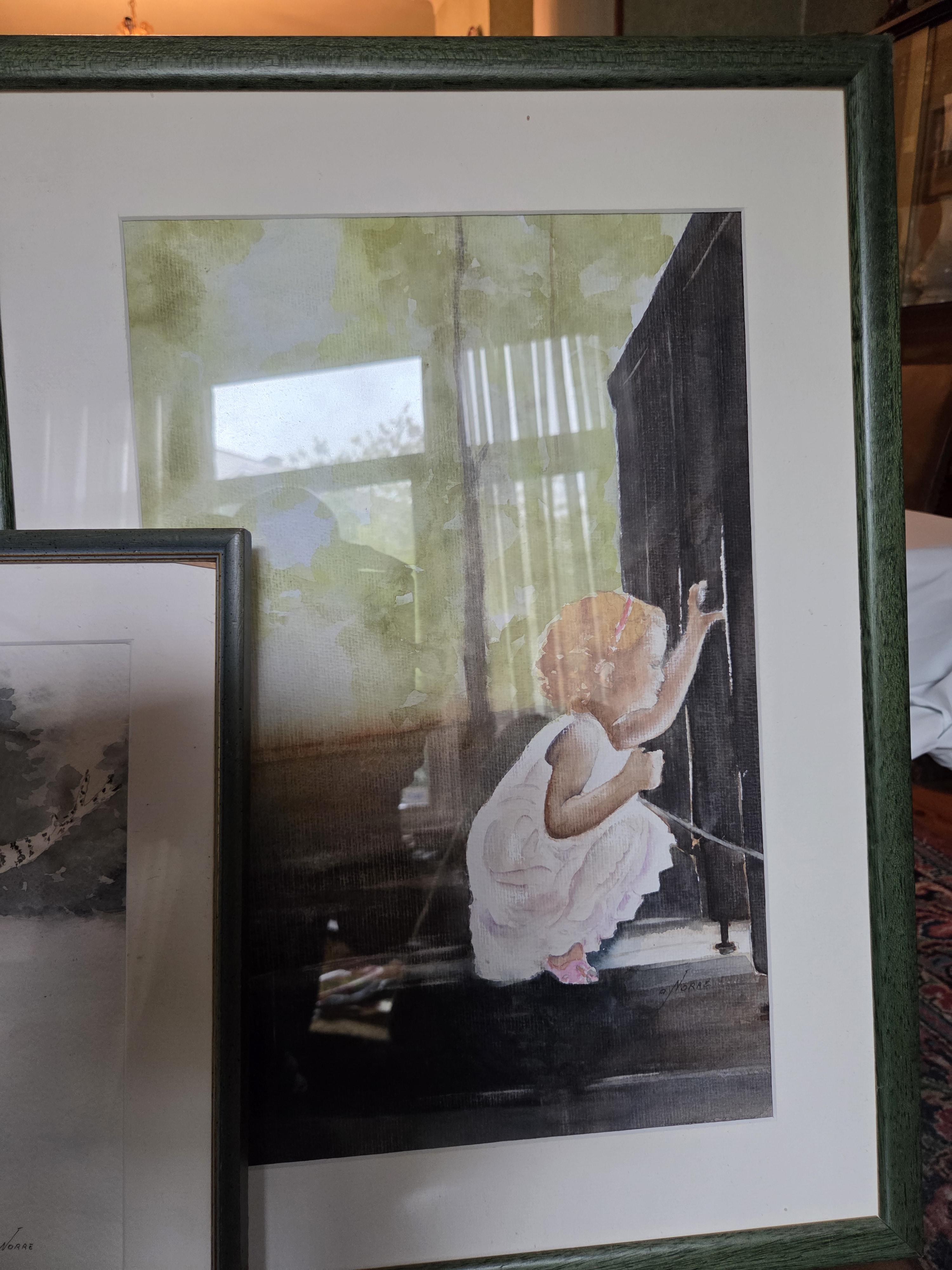 Set van twee ingelijste aquarellen: een vliegende sneeuwuil en een gehurkt kind bij een houten deur – Lot 129 – foto 4 – kavel bij Goeiendeal, Jette