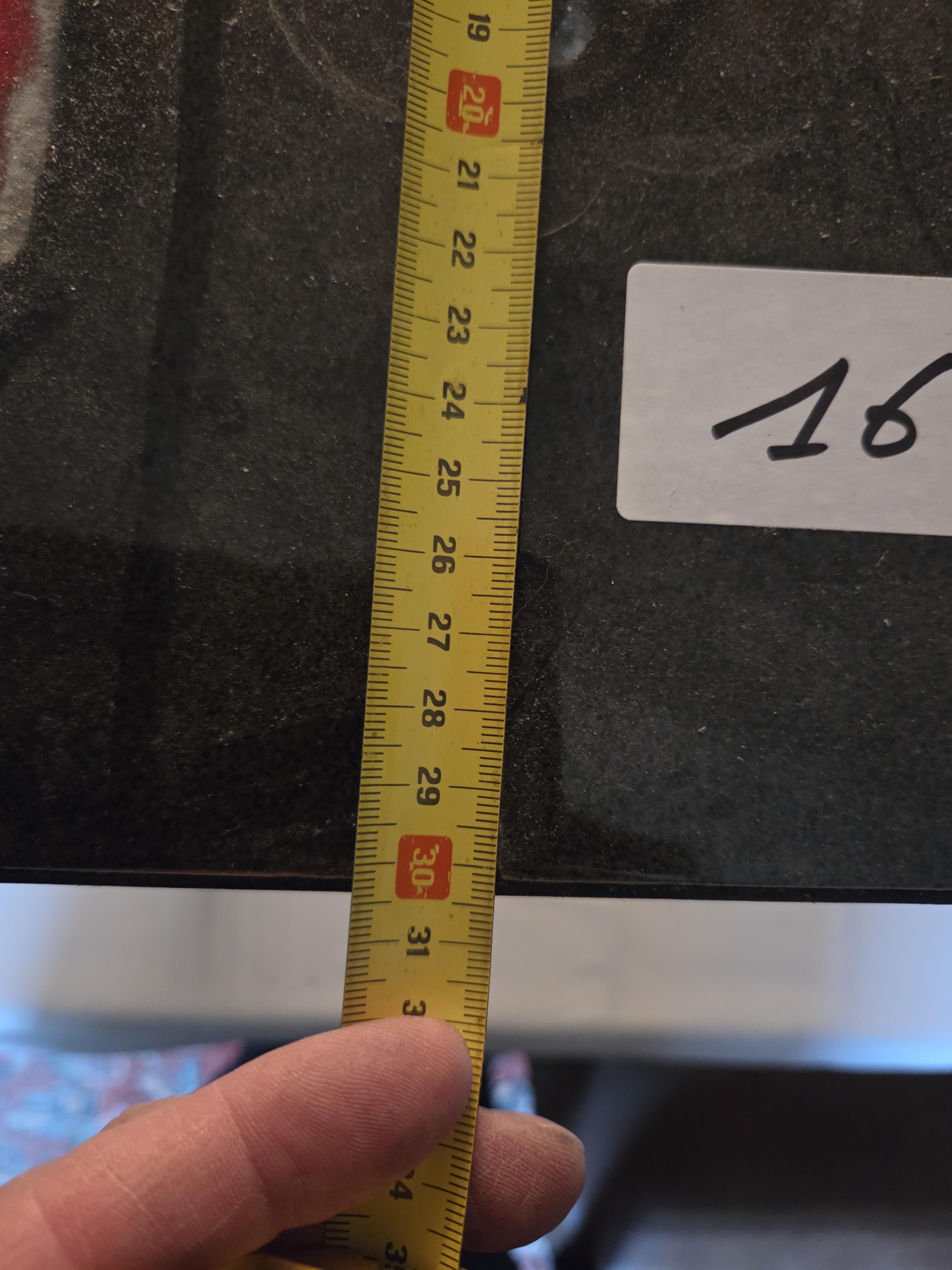 Salontafel met een ingelegd patroon van abstracte, meerkleurige geglazuurde tegels – Lot 164 – foto 3 – kavel bij Goeiendeal, Jette