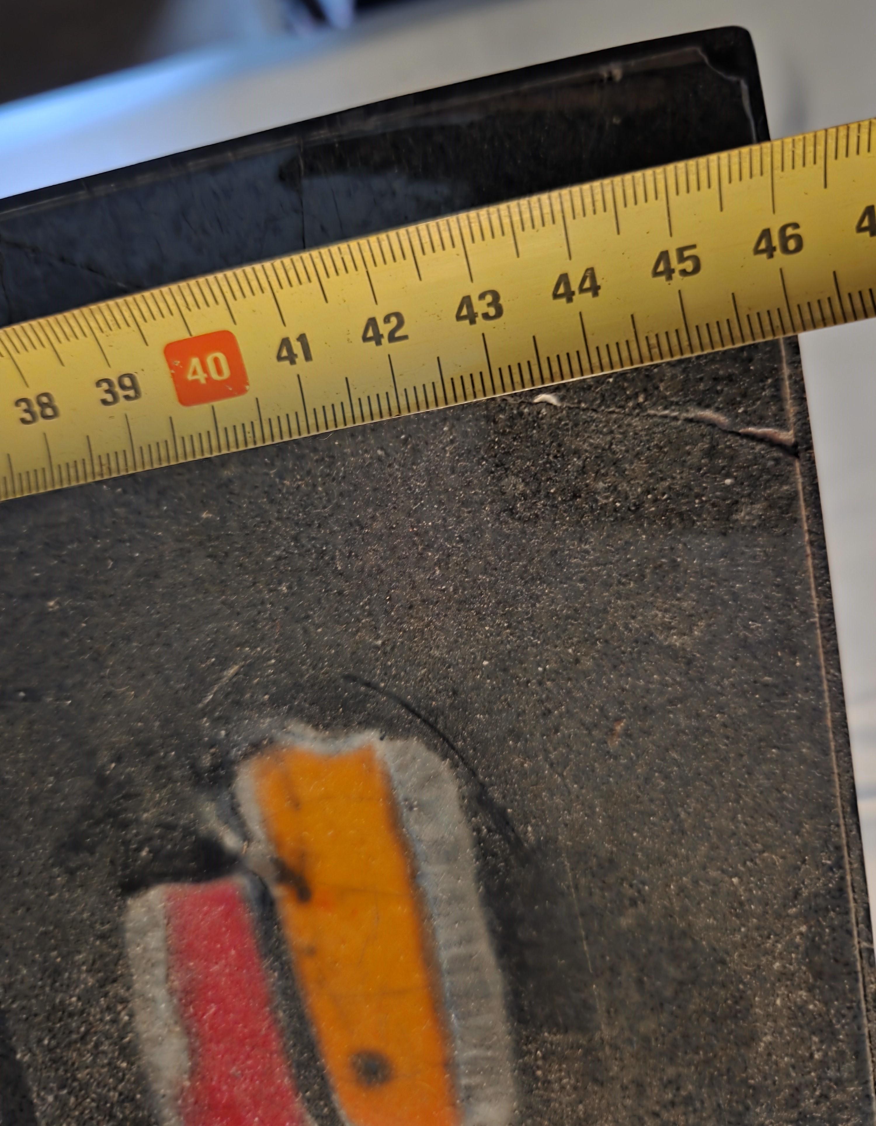 Salontafel met een ingelegd patroon van abstracte, meerkleurige geglazuurde tegels – Lot 164 – foto 4 – kavel bij Goeiendeal, Jette