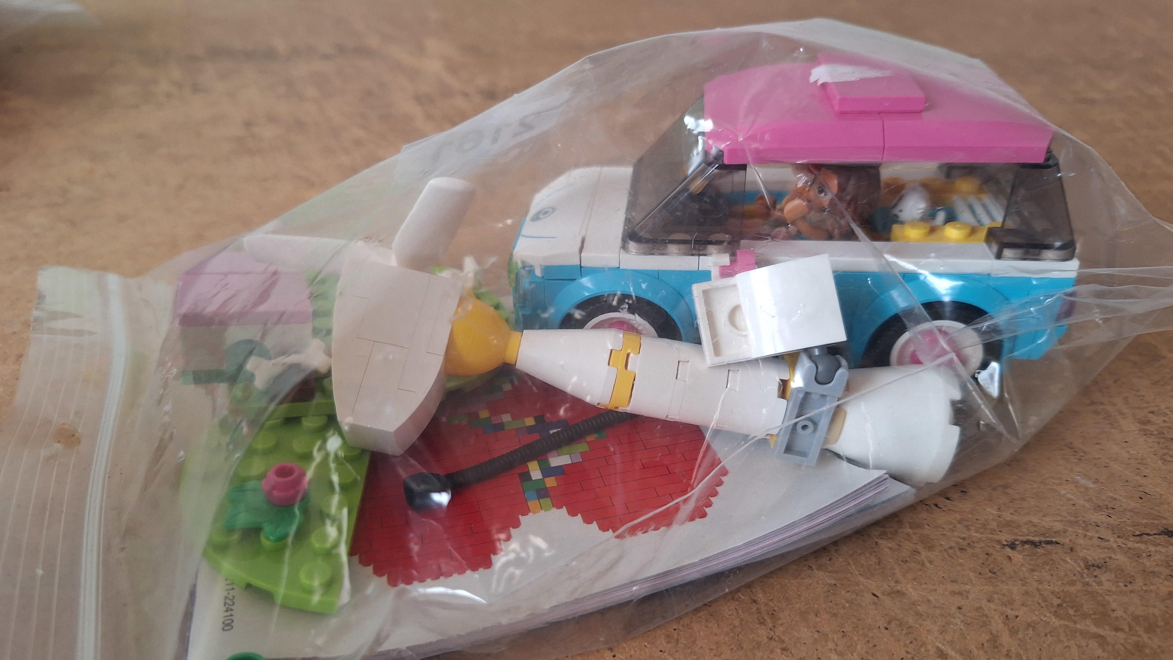 LEGO Friends Olivia's elektrische auto 41443 – foto 3 – kavel bij Goeiendeal