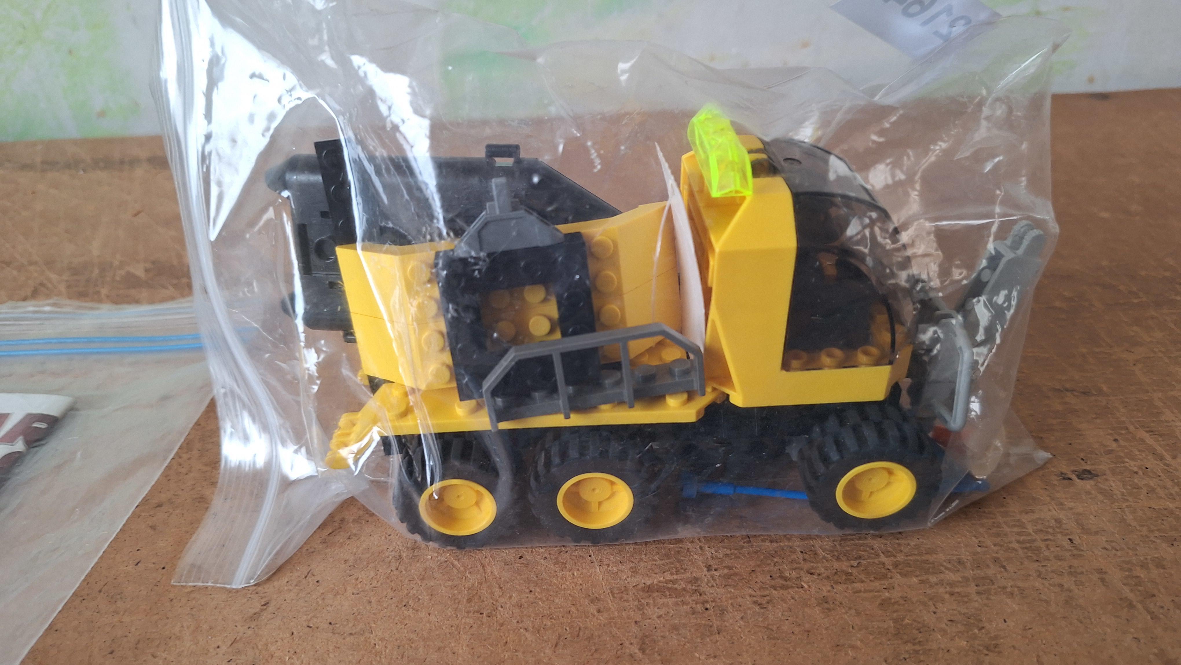 LEGO Creator 3-in-1 Racewagen transportvoertuig 31113 – foto 3 – kavel bij Goeiendeal