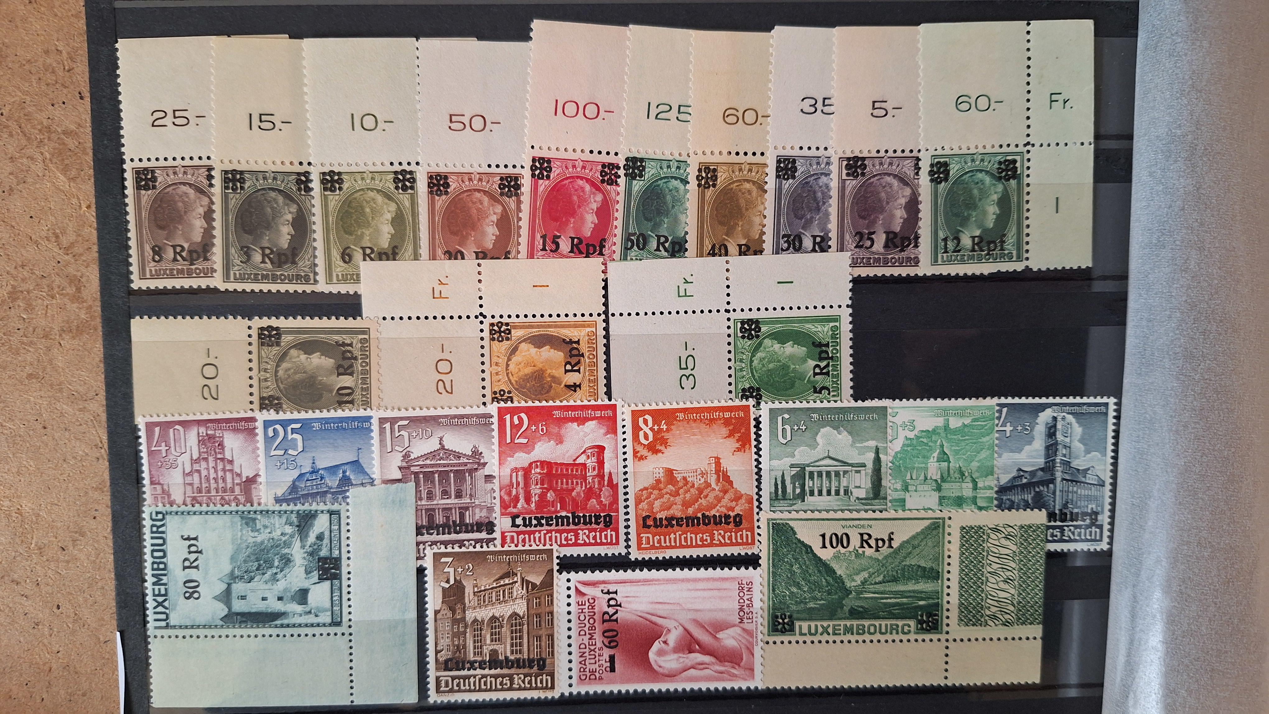 Verzameling historische postzegels uit Luxemburg, waaronder diverse frankeer-, dienst-en strafportzegels – foto 6 – kavel bij Goeiendeal