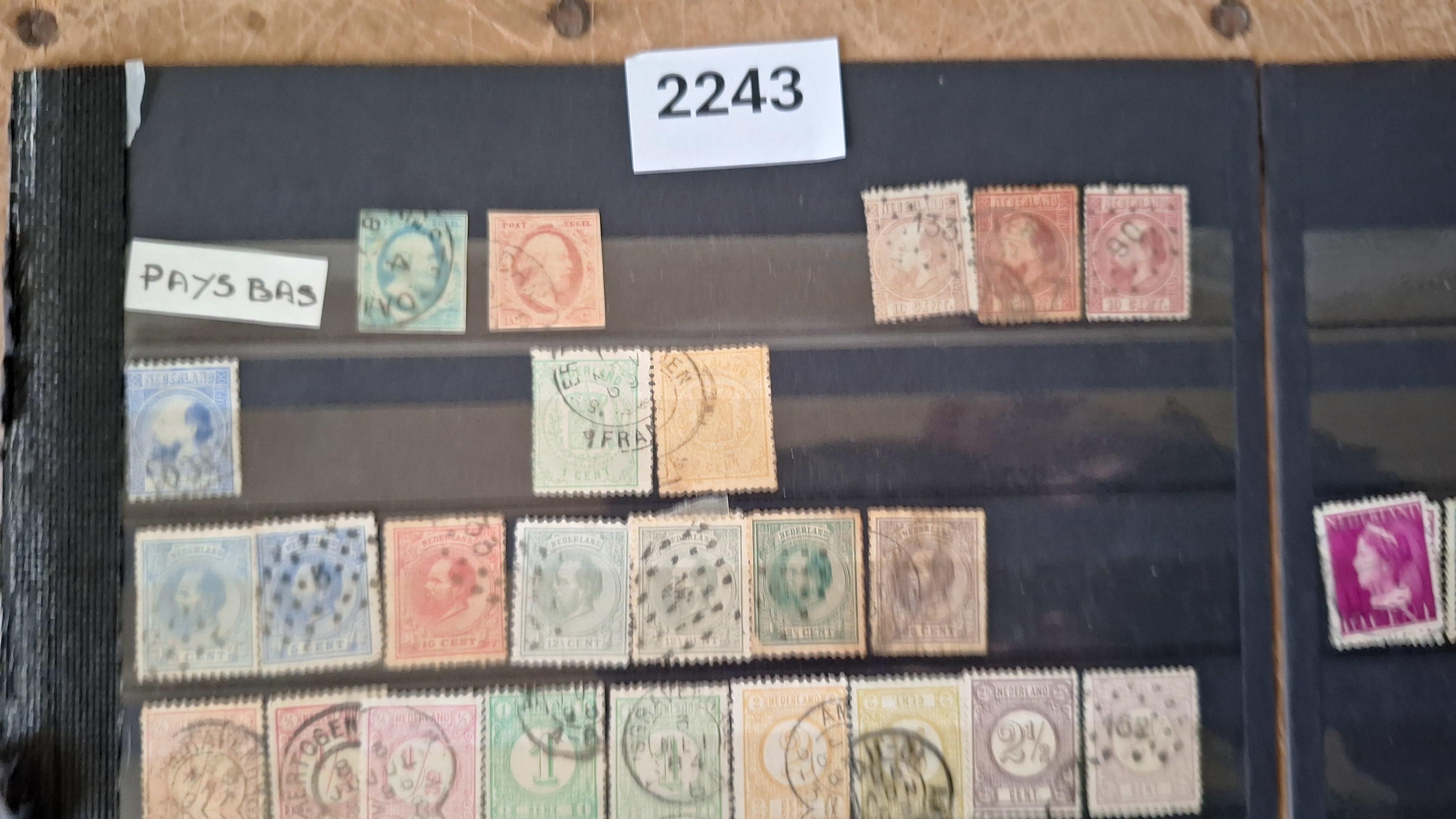 Verzameling historische postzegels uit Nederland, overzichtelijk gesorteerd over meerdere bladen – foto 2 – kavel bij Goeiendeal