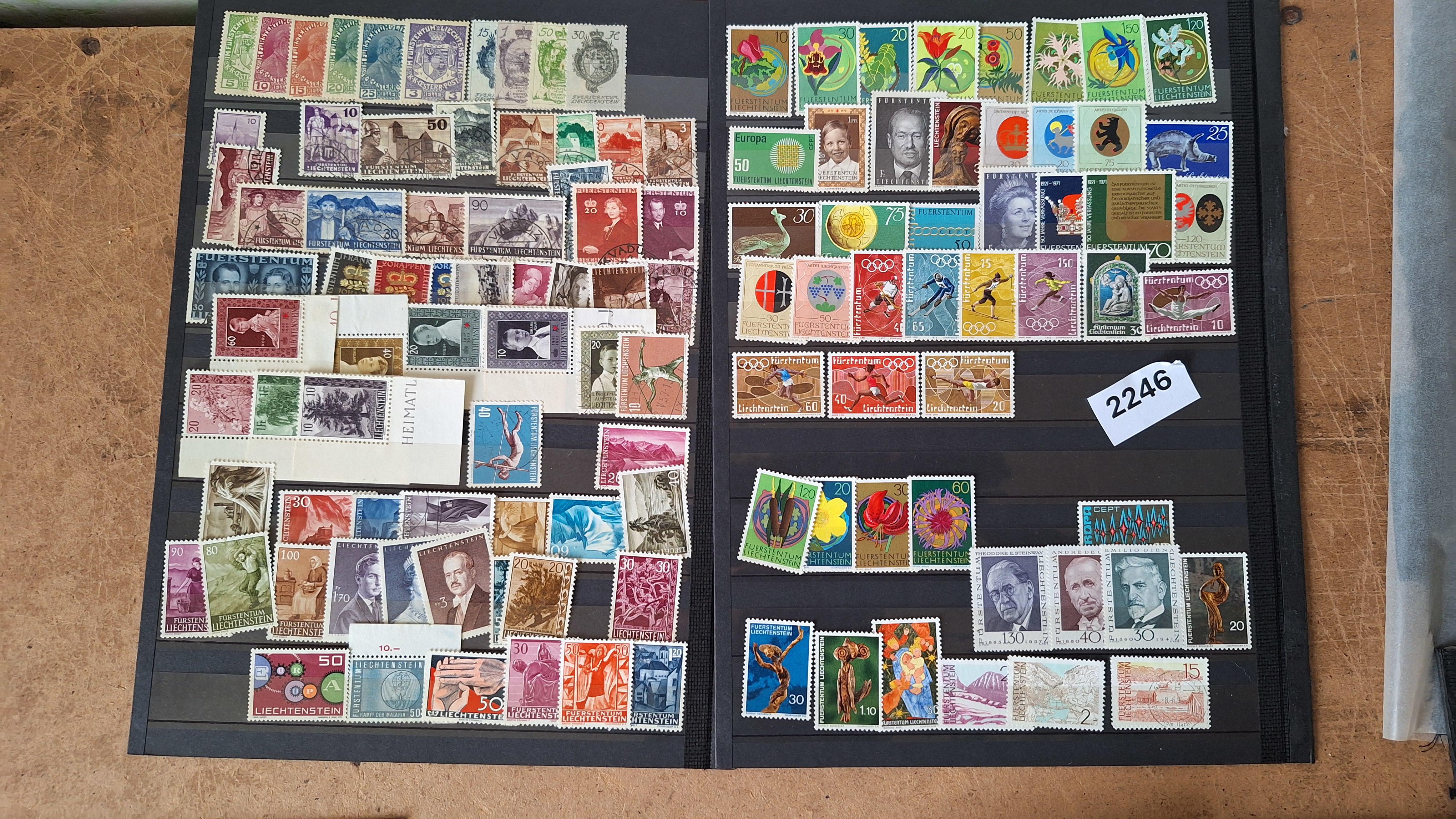 Verzameling postzegels Liechtenstein en diverse thematische reeksen gesorteerd over meerdere bladen – foto 2 – kavel bij Goeiendeal