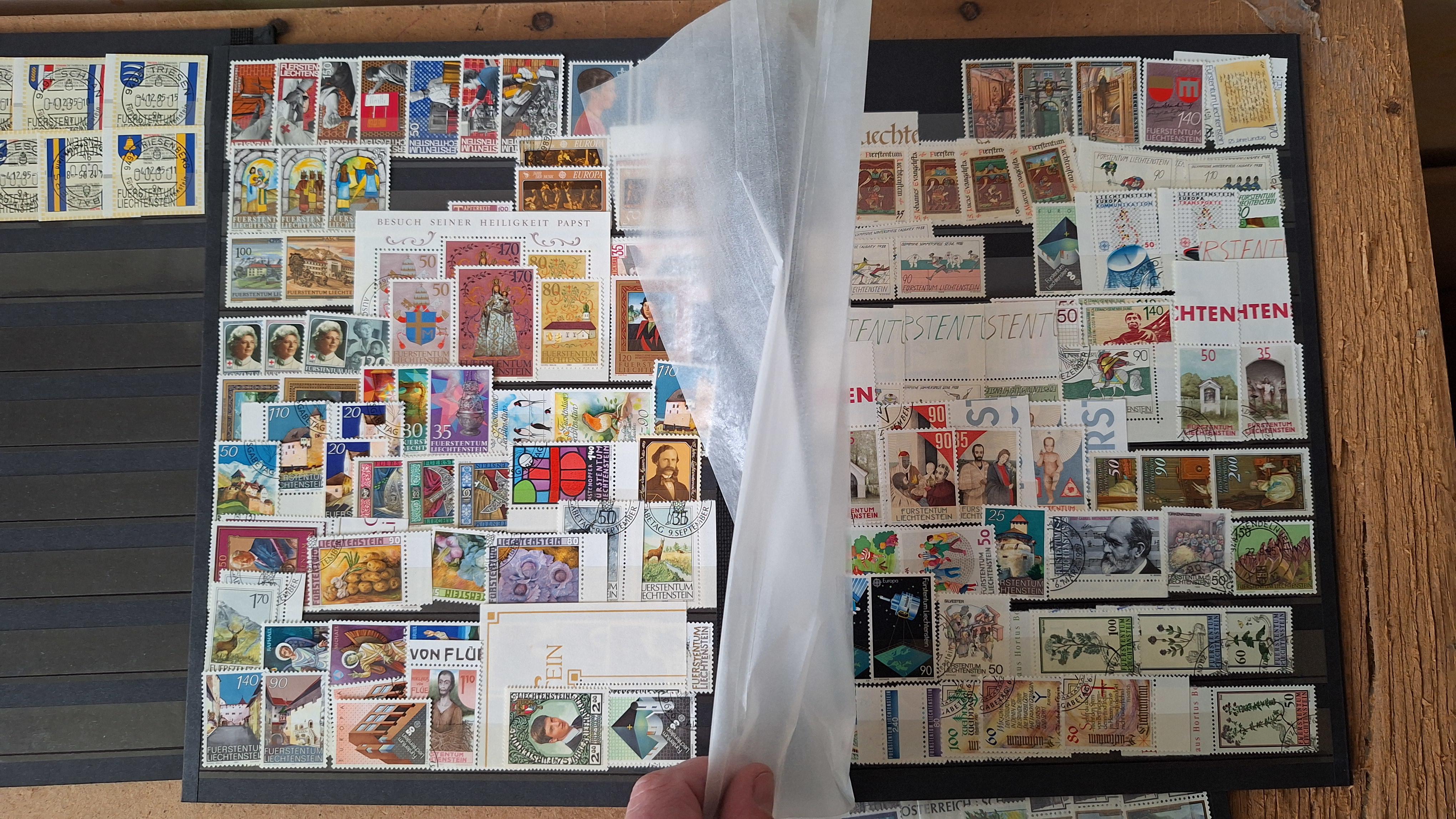 Verzameling postzegels Liechtenstein en diverse thematische reeksen gesorteerd over meerdere bladen – foto 5 – kavel bij Goeiendeal