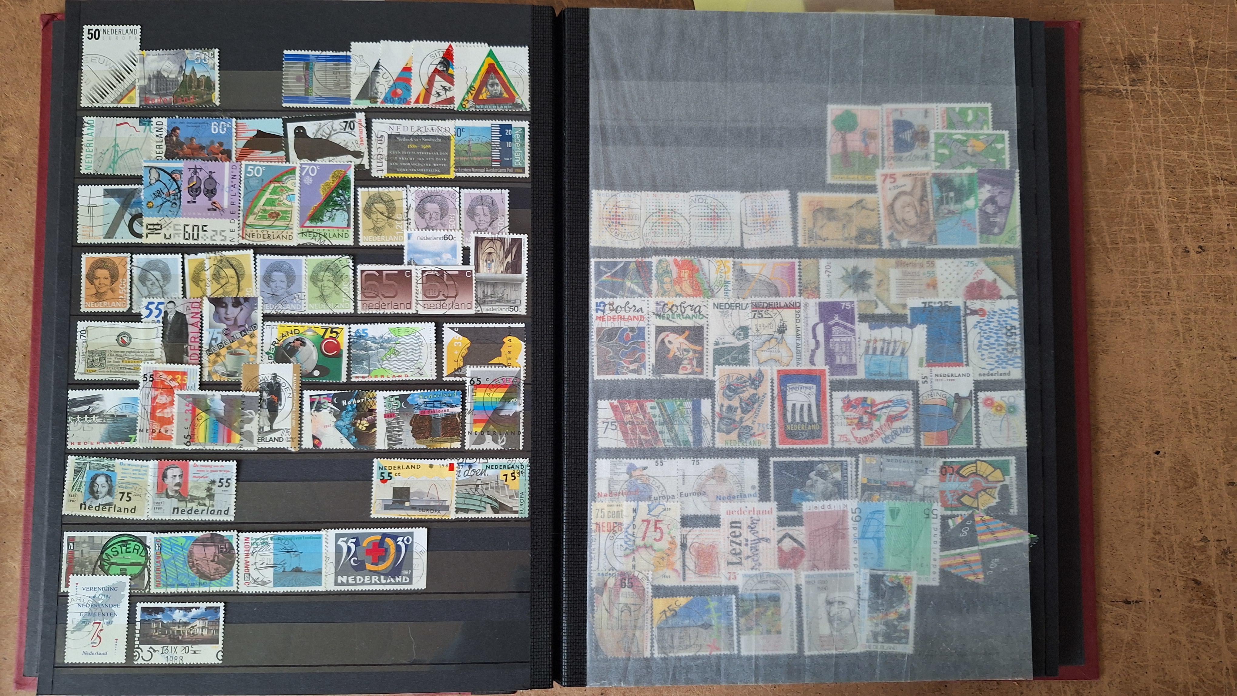 Verzameling postzegels uit Nederland, overzichtelijk gesorteerd over meerdere bladen – foto 5 – kavel bij Goeiendeal