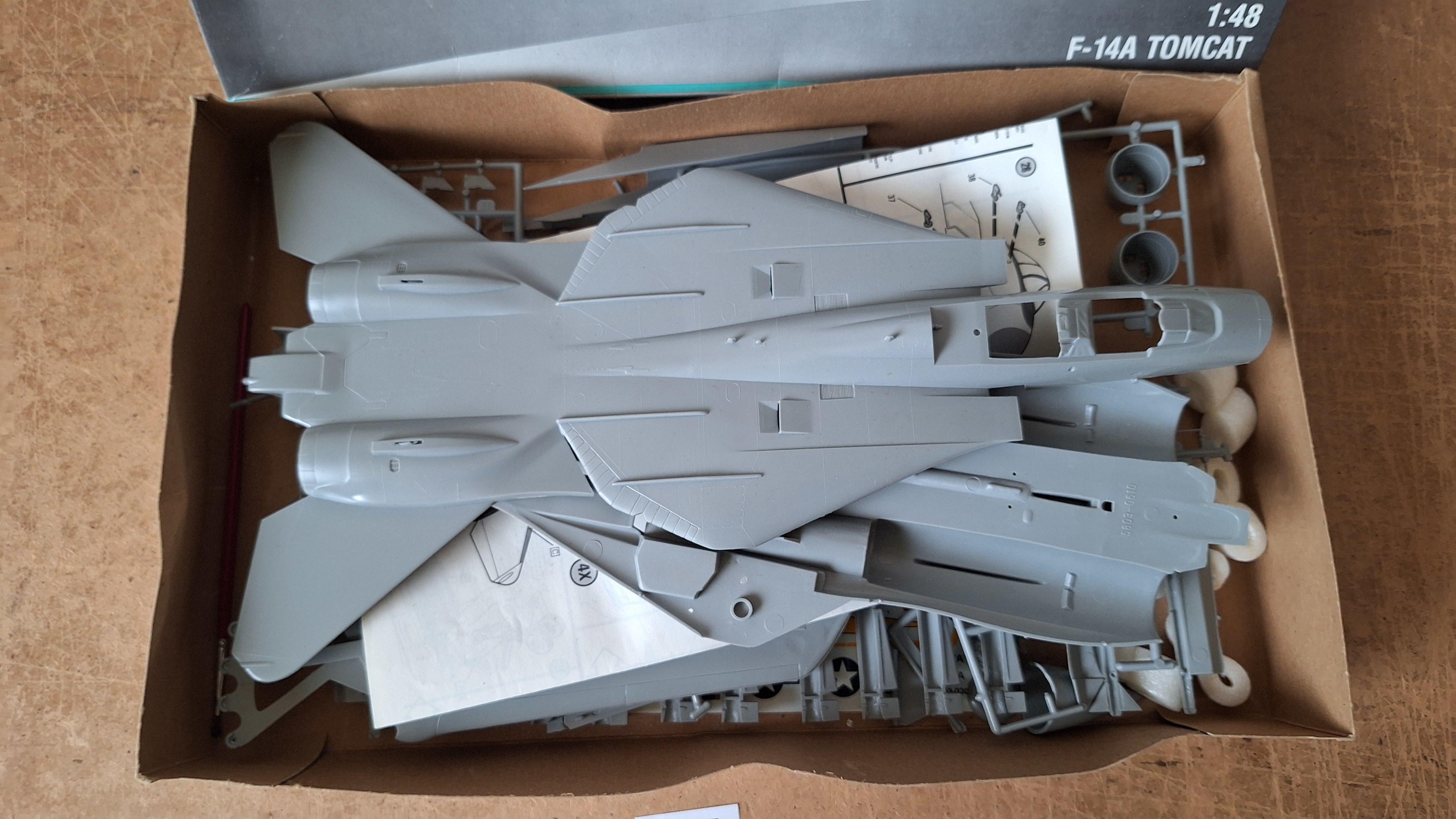 Monogram modelbouwdoos F-14A Tomcat gevechtsvliegtuig op schaal 1:48 – foto 2 – kavel bij Goeiendeal