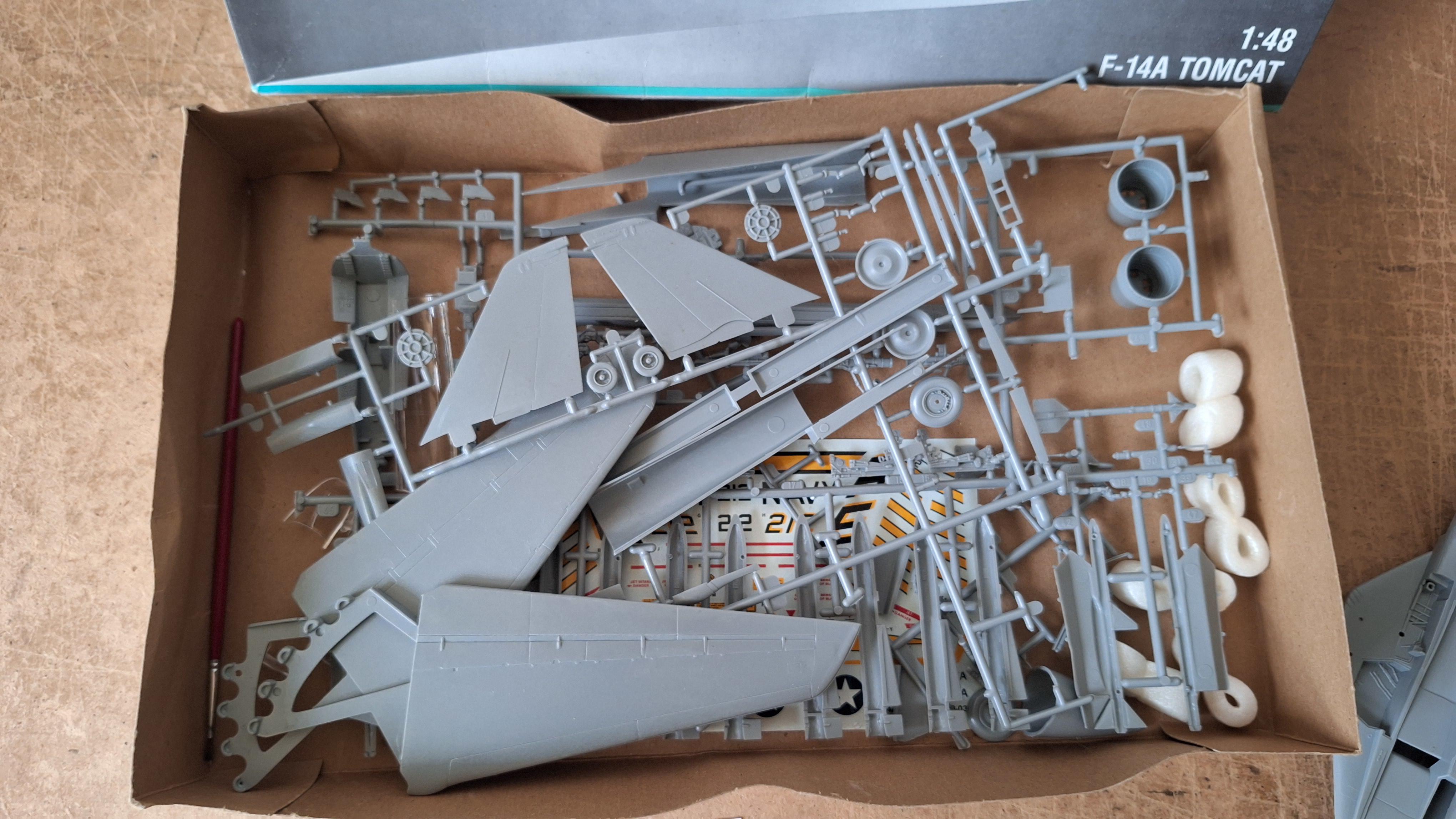 Monogram modelbouwdoos F-14A Tomcat gevechtsvliegtuig op schaal 1:48 – foto 3 – kavel bij Goeiendeal