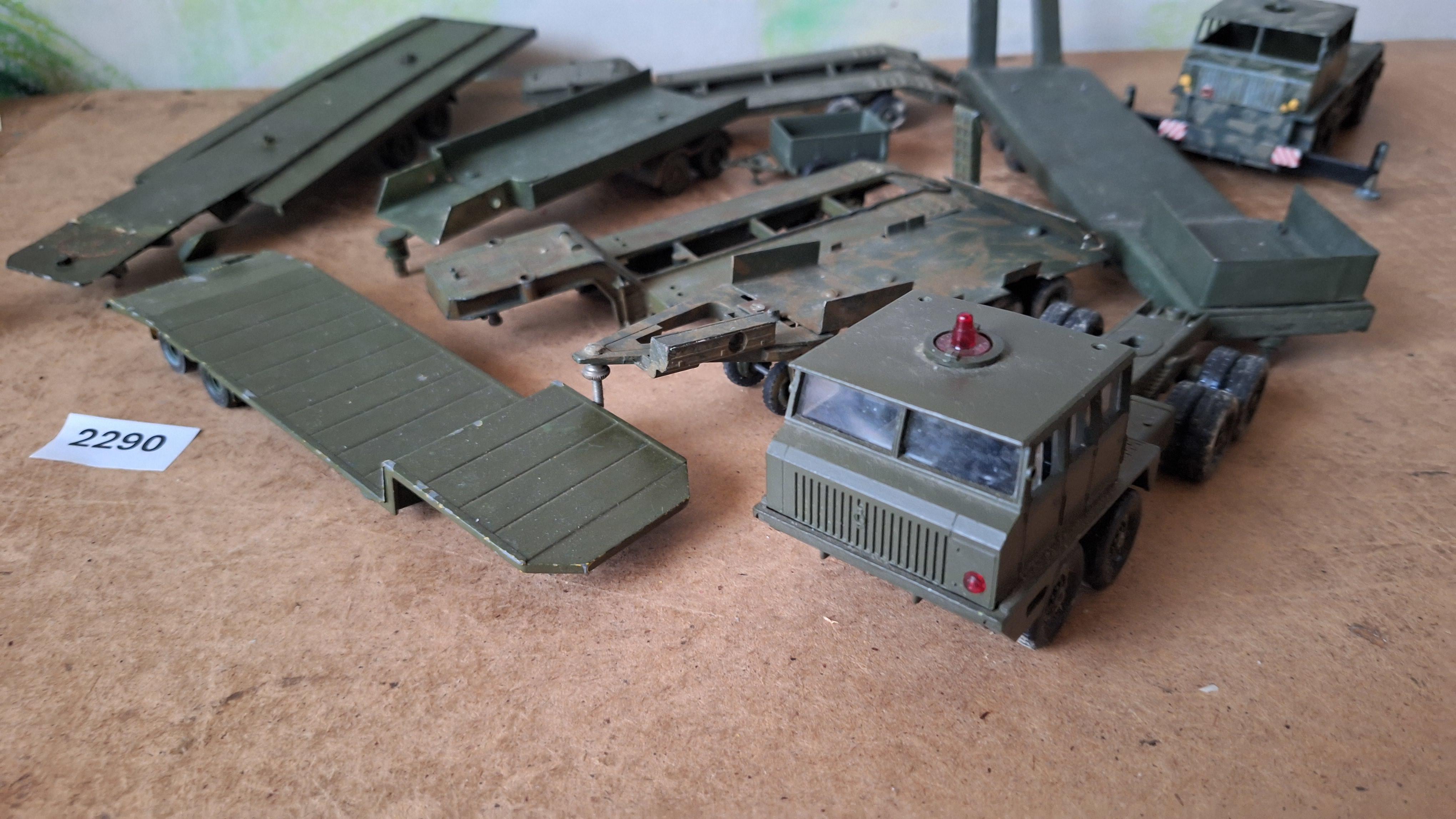 Lot diverse militaire diepladers en aanhangwagens – foto 2 – kavel bij Goeiendeal