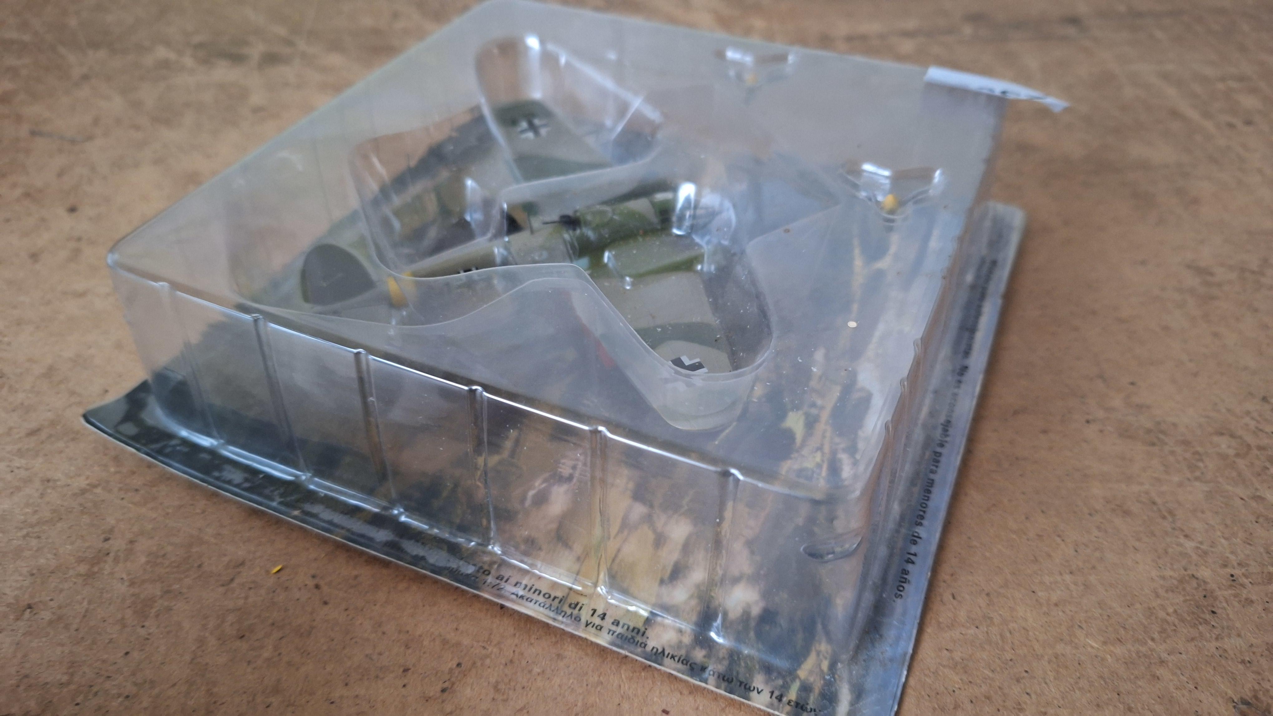 Miniatuurmodel Duits gevechtsvliegtuig Focke-Wulf Fw 190 in blisterverpakking – foto 2 – kavel bij Goeiendeal