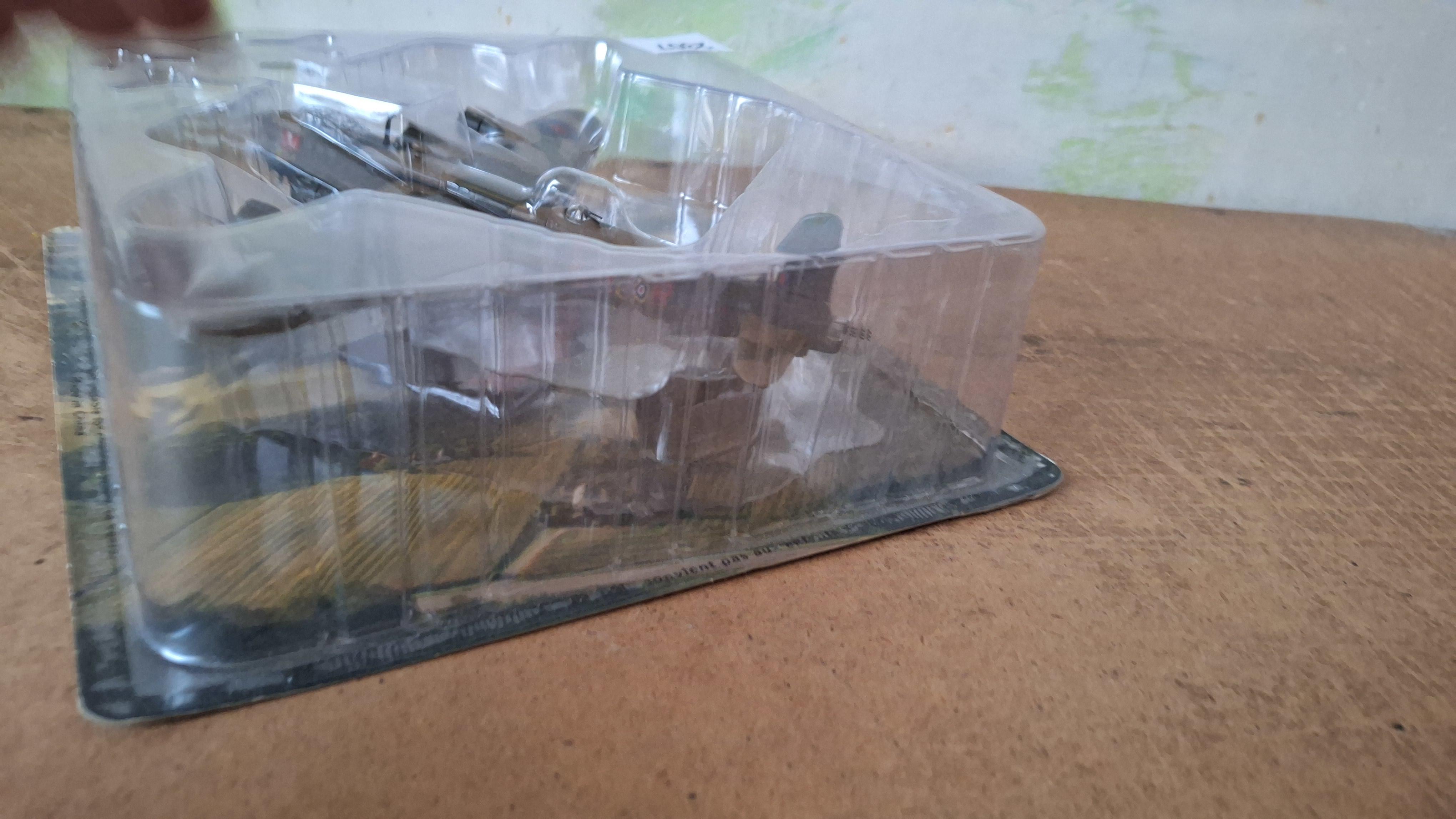 Miniatuurmodel Brits bommenwerpervliegtuig Avro Lancaster in blisterverpakking – foto 4 – kavel bij Goeiendeal