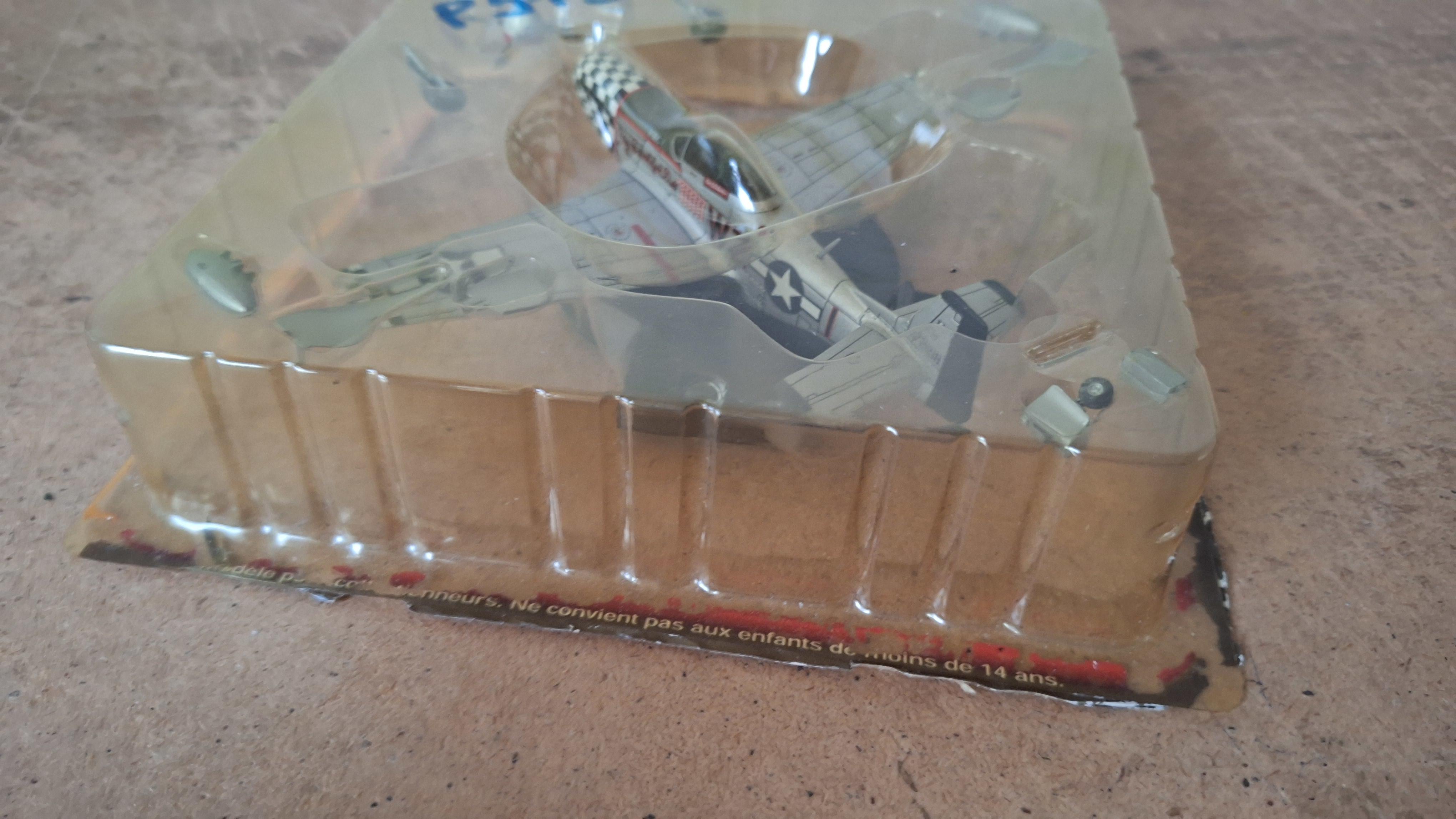 Miniatuurmodel Amerikaans jachtvliegtuig P-51 Mustang in blisterverpakking – foto 3 – kavel bij Goeiendeal
