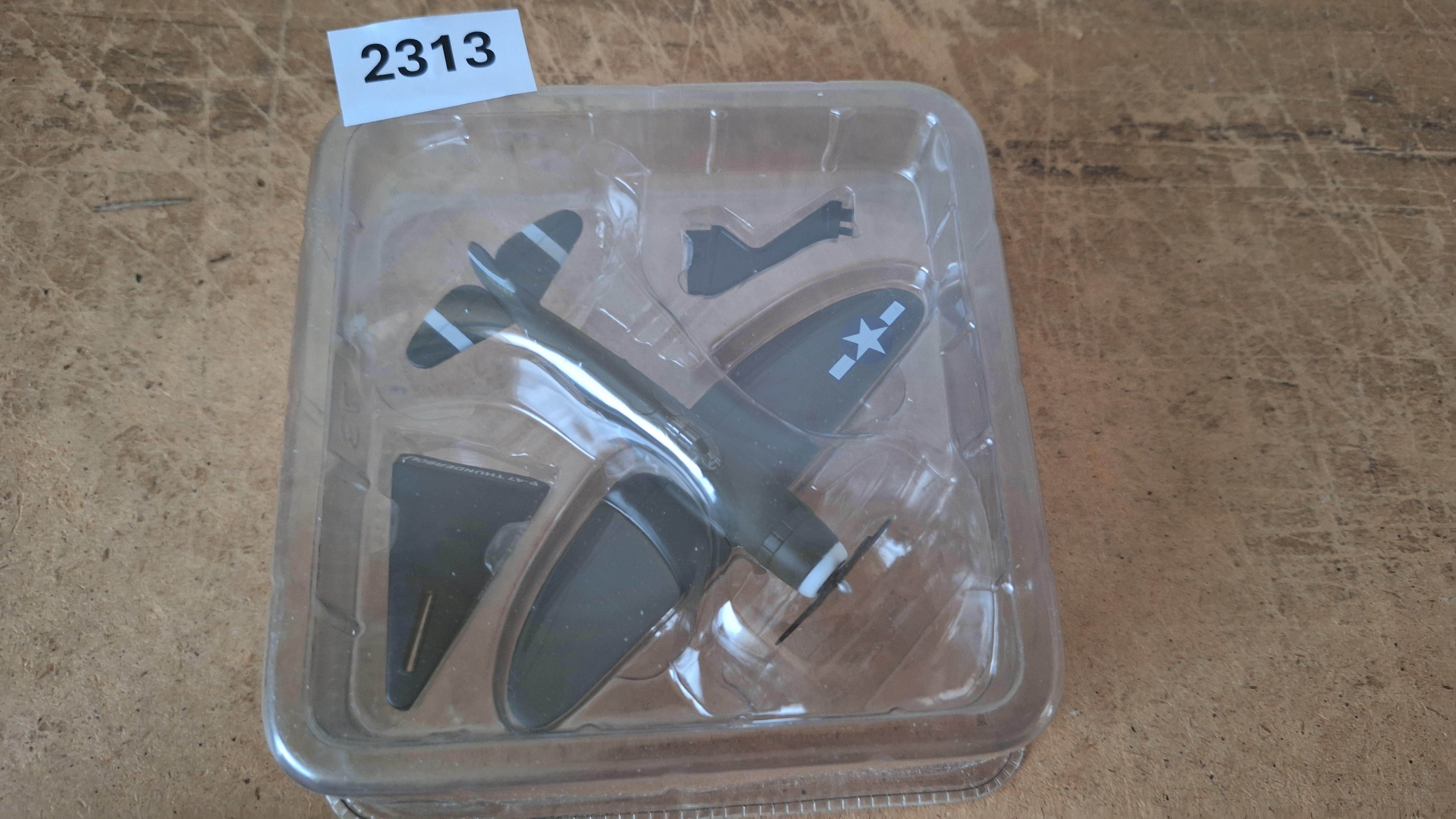 Miniatuurmodel Amerikaans jachtvliegtuig P-47 Thunderbolt in blisterverpakking – kavel bij Goeiendeal
