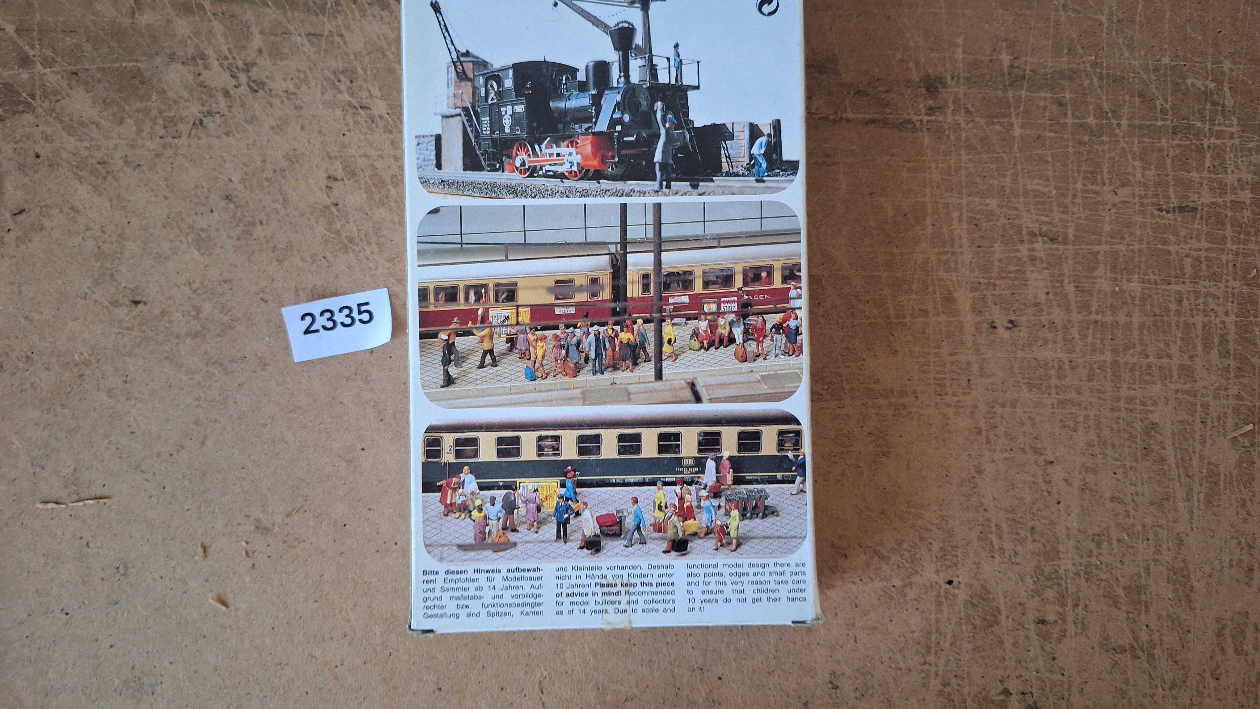 Preiser 16325, Spoorwegpersoneel en reizigers – foto 4 – kavel bij Goeiendeal
