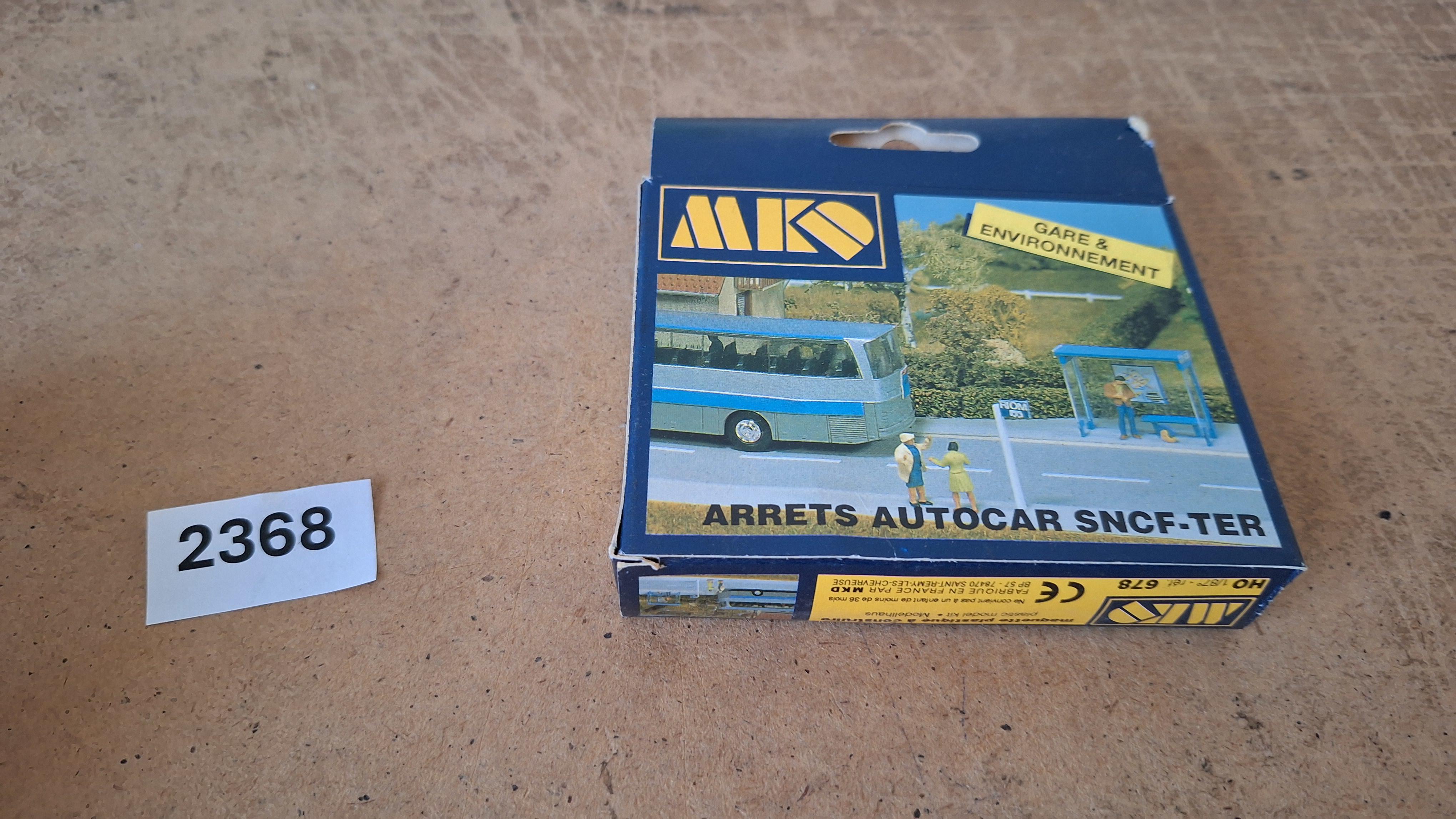 MKD, Arrets autocar SNCF-TER bushalte – foto 2 – kavel bij Goeiendeal