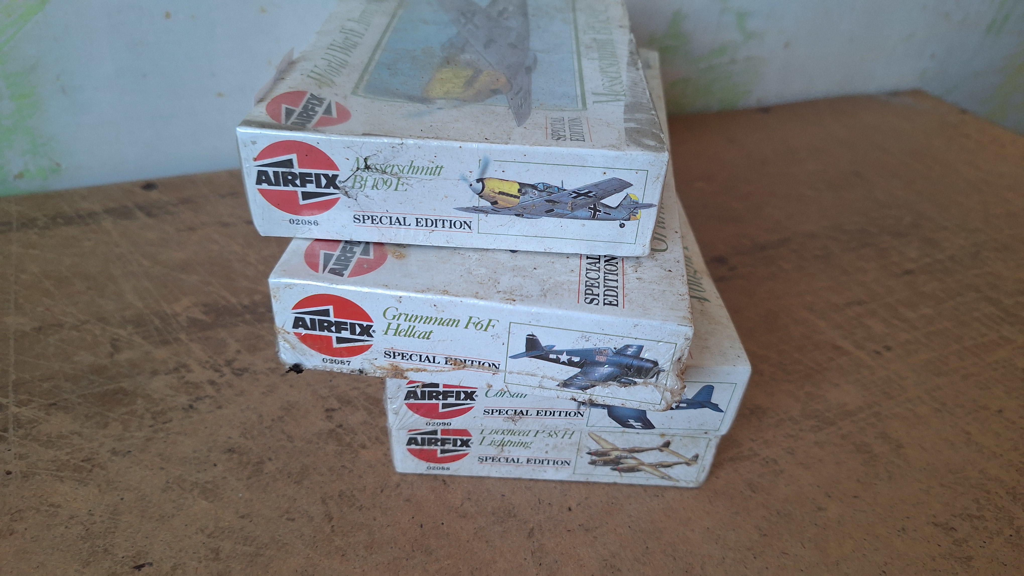 Airfix, Set van 4 modelbouwdozen World War II Aircraft of the Aces waaronder Lockheed P38 H Lightning, Messerschmitt Bf 109E, Vought F4U Corsair en… – foto 3 – kavel bij Goeiendeal