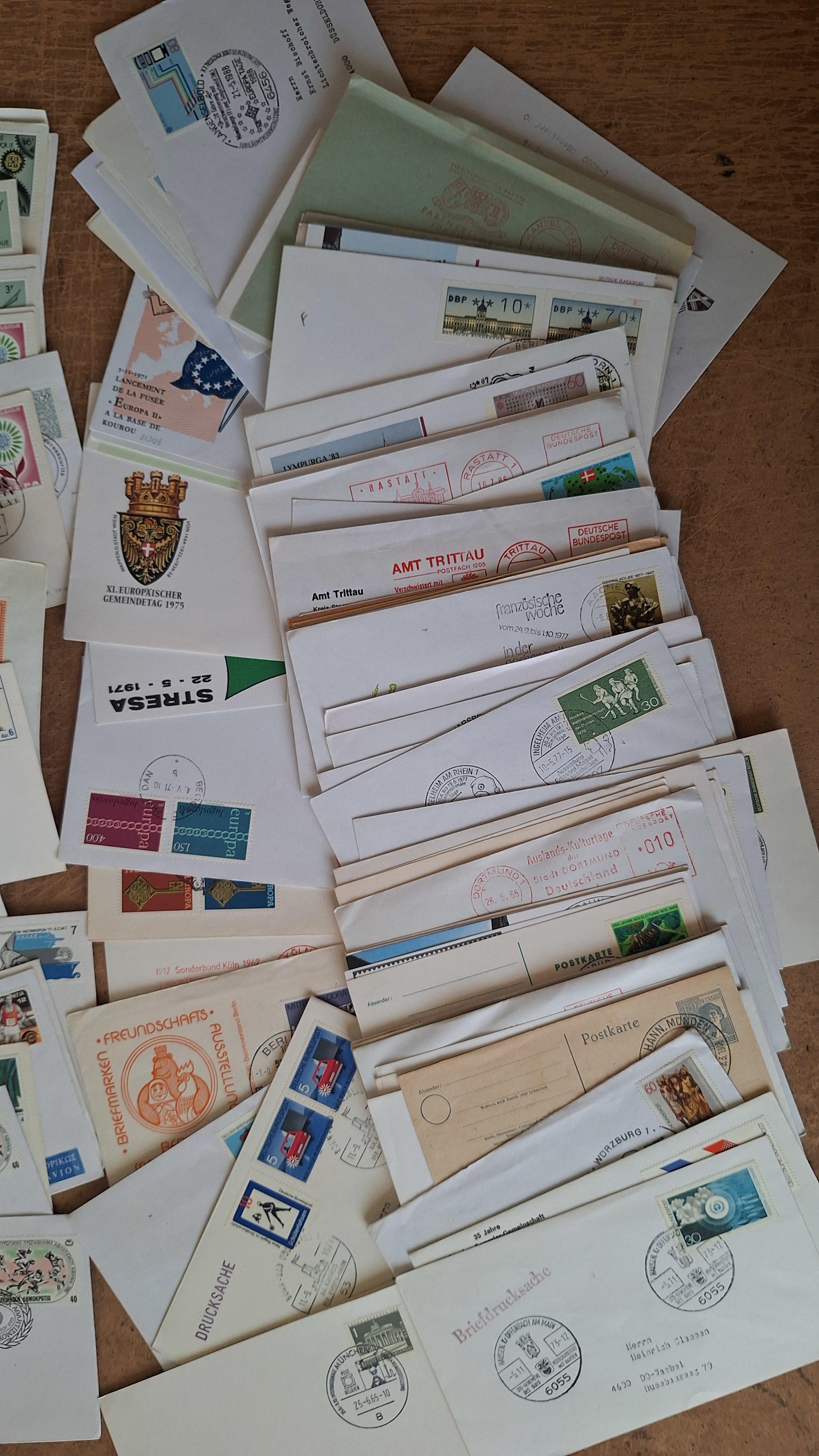 Duitse postzegels, Grote partij diverse enveloppen en postkaarten met stempels – foto 3 – kavel bij Goeiendeal