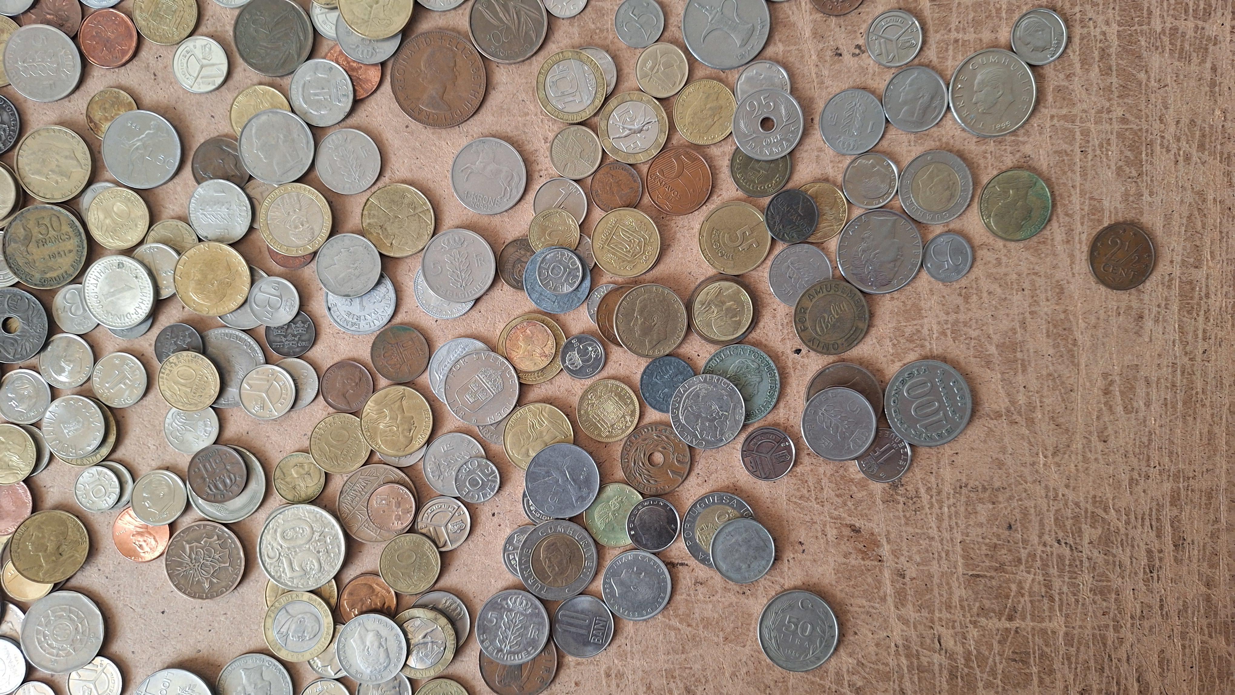 Grote partij diverse wereldmunten – foto 4 – kavel bij Goeiendeal