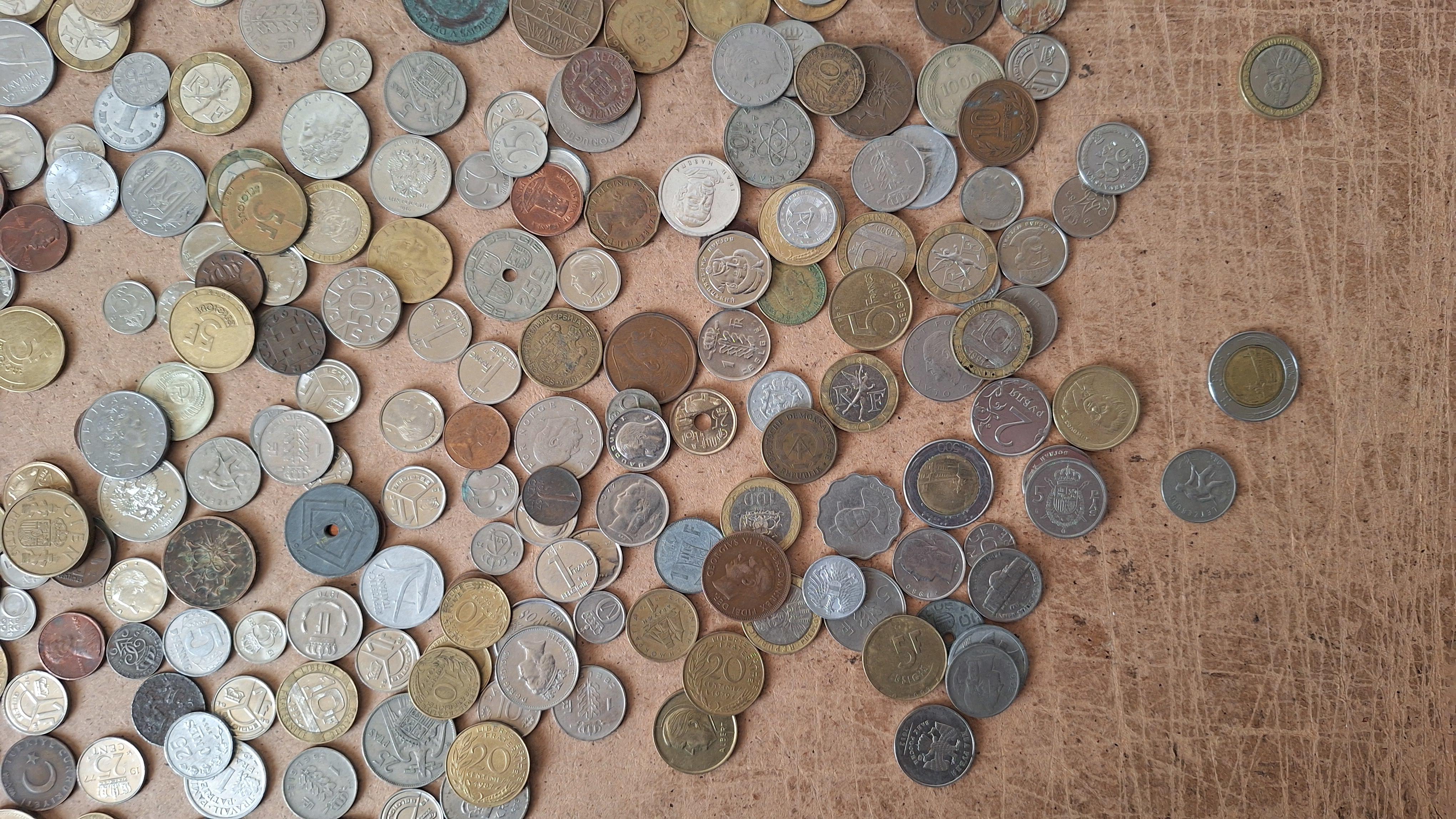 Grote partij diverse wereldmunten – foto 4 – kavel bij Goeiendeal