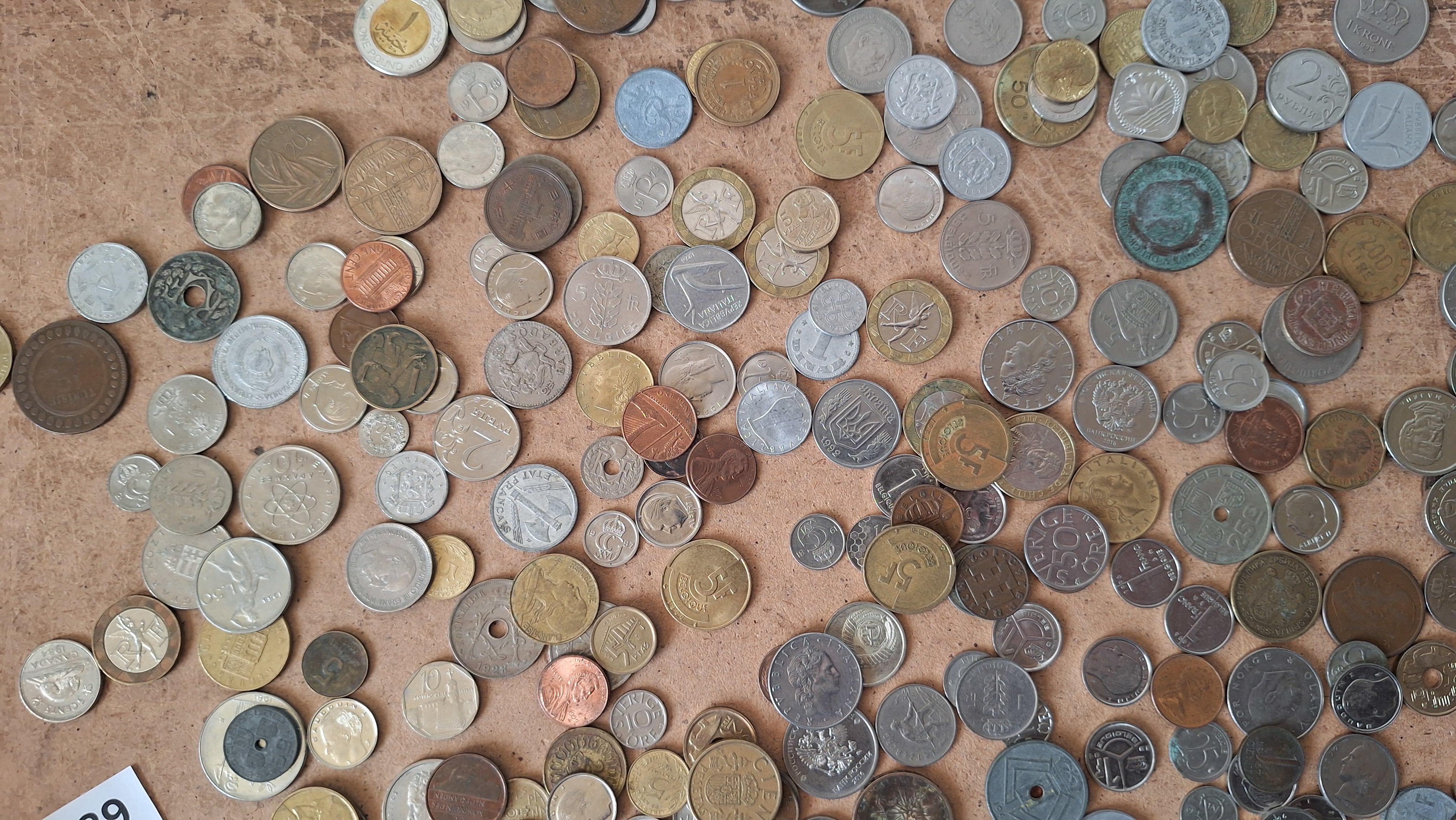 Grote partij diverse wereldmunten – foto 6 – kavel bij Goeiendeal