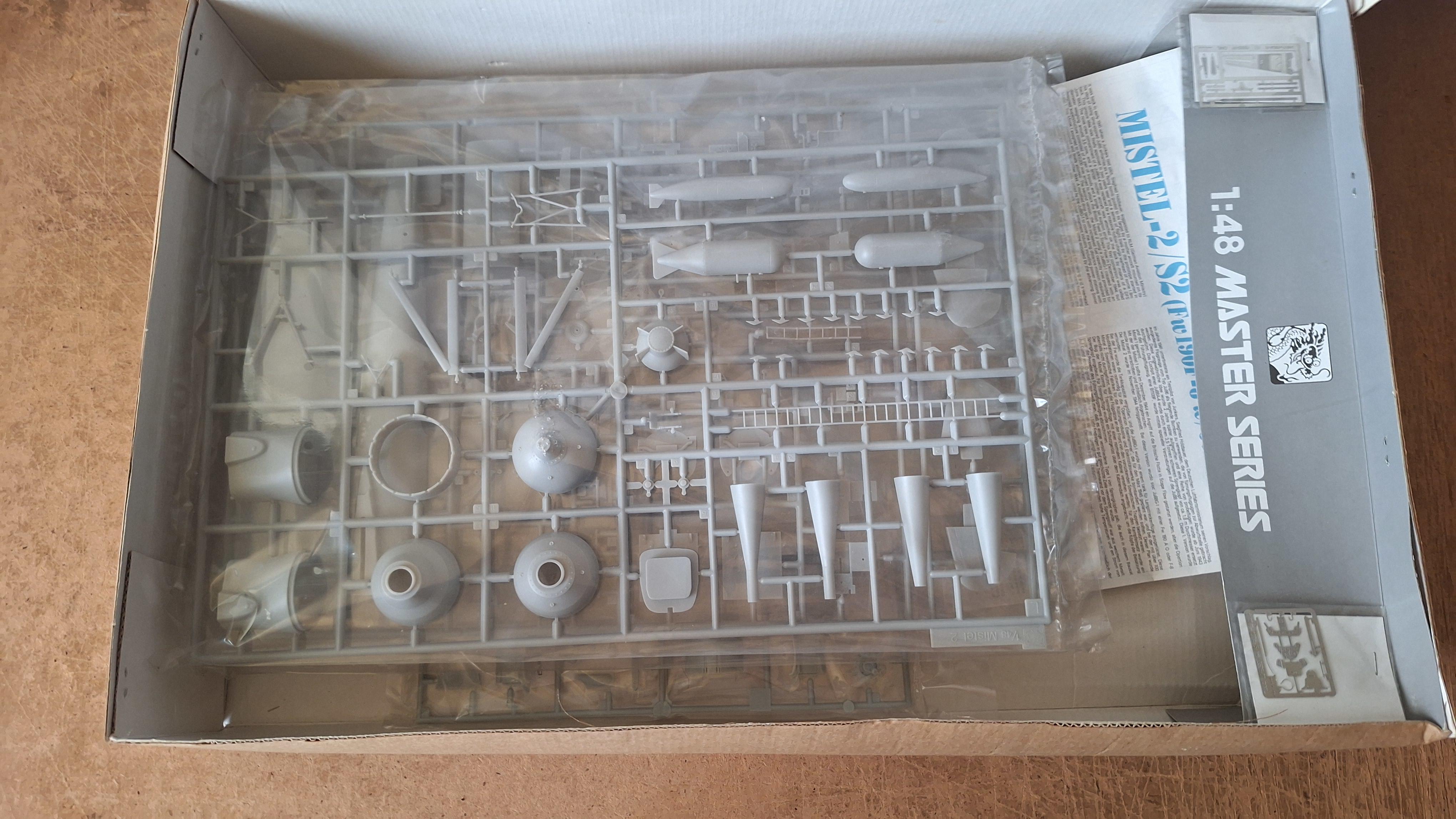 Dragon, Modelbouwdoos Mistel-2/S2 (Fw190F-8 w/Ju88 G-1) – foto 2 – kavel bij Goeiendeal