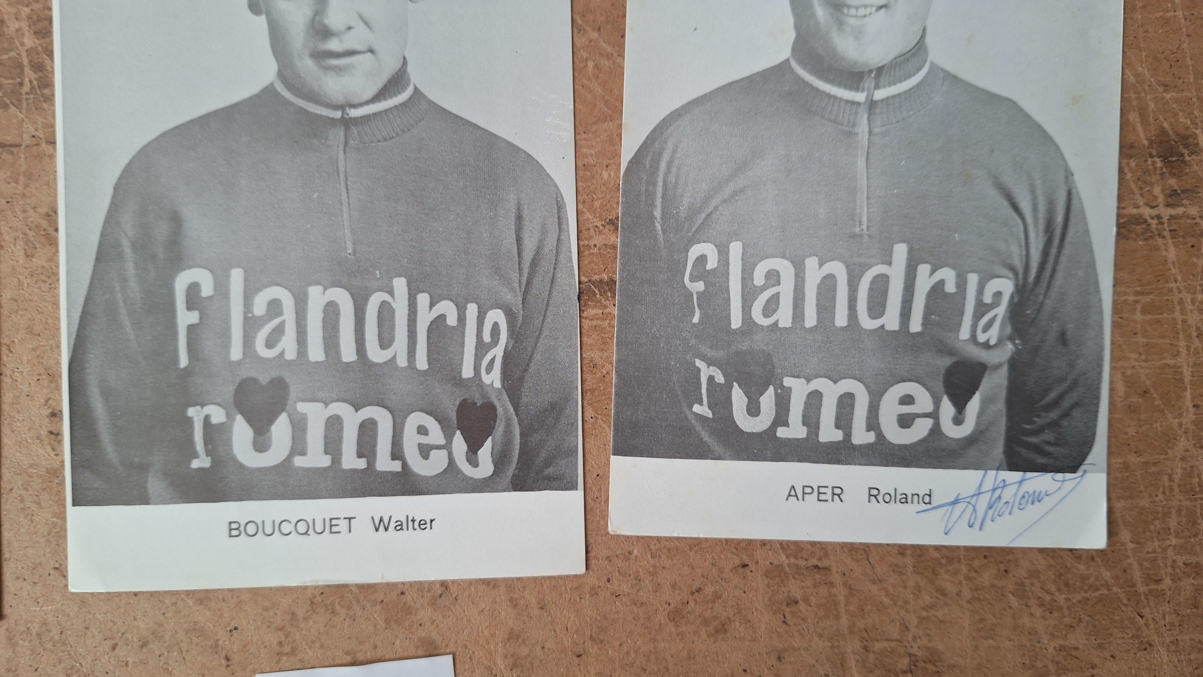 Flandria-Romeo, Set van 3 historische zwart-wit wielrennerskaarten waaronder Robert Vande Caveye en Roland Aper – foto 2 – kavel bij Goeiendeal