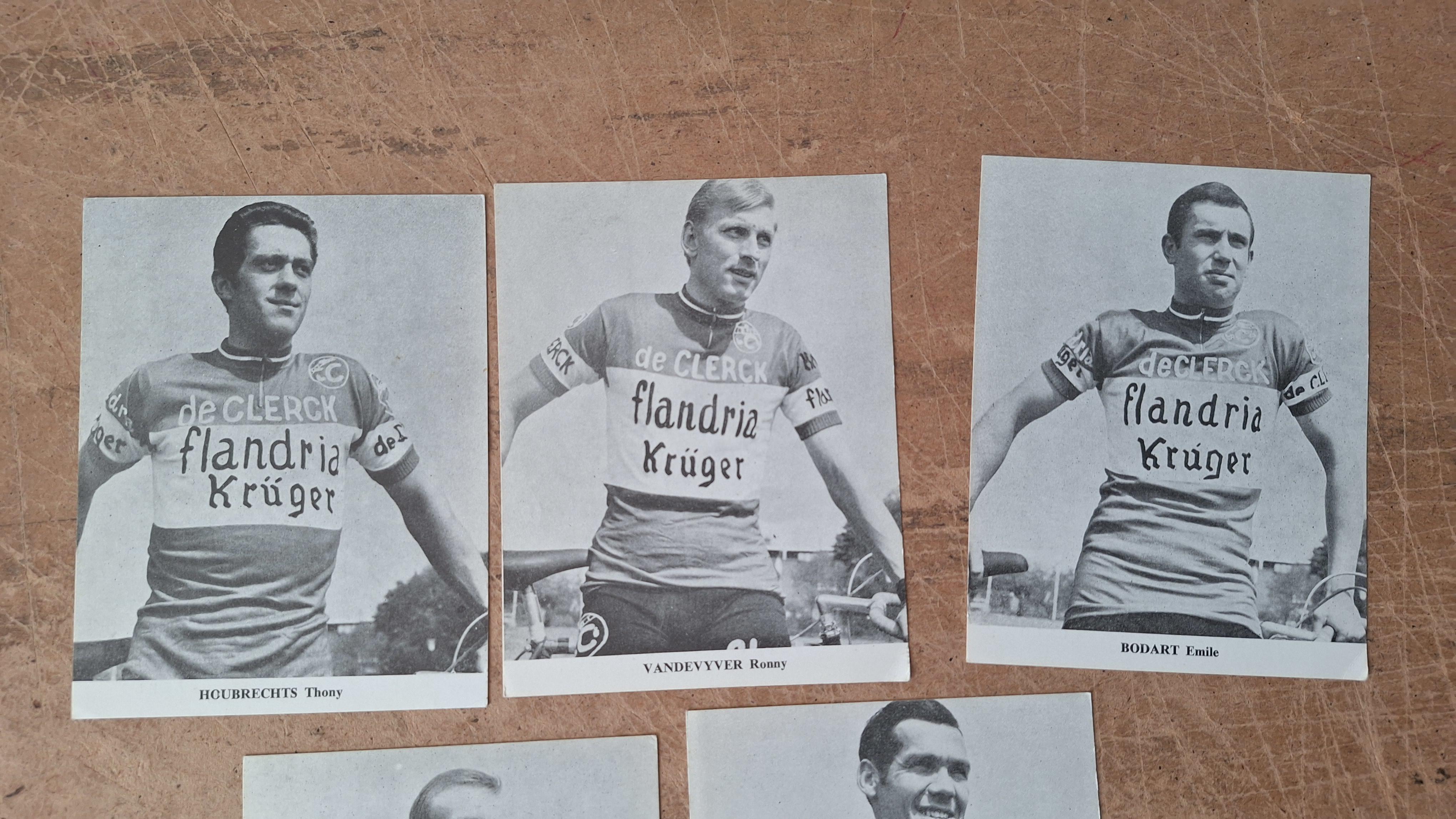 Flandria-De Clerck-Krüger, Set van 5 historische zwart-wit wielrennerskaarten waaronder Walter Godefroot en Theo Mertens – foto 2 – kavel bij Goeiendeal