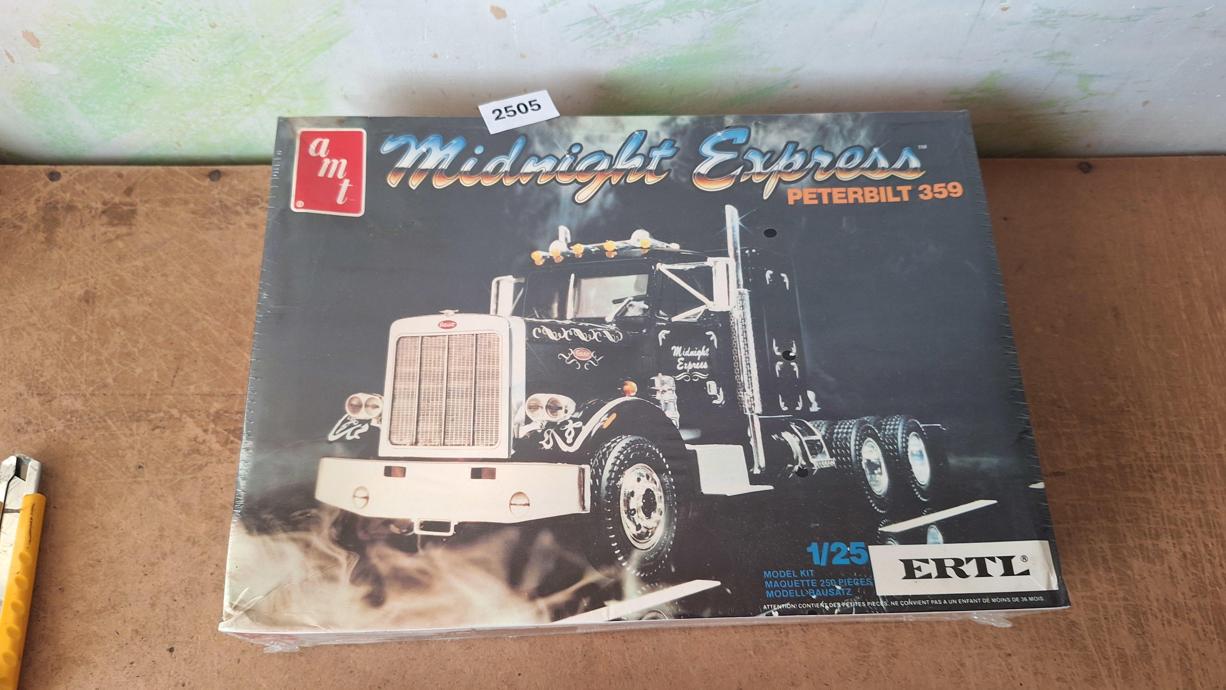 AMT / ERTL, Modelbouwdoos Midnight Express Peterbilt 359 – kavel bij Goeiendeal