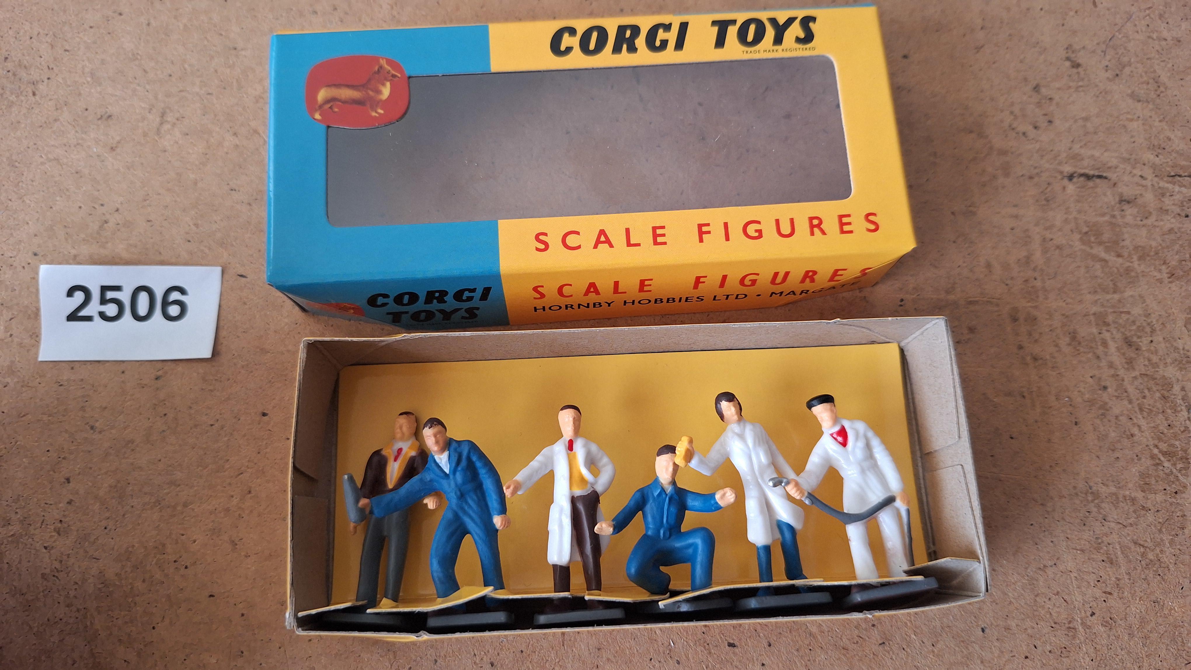 Corgi Toys 1505, Garage staff scale figures set – foto 2 – kavel bij Goeiendeal
