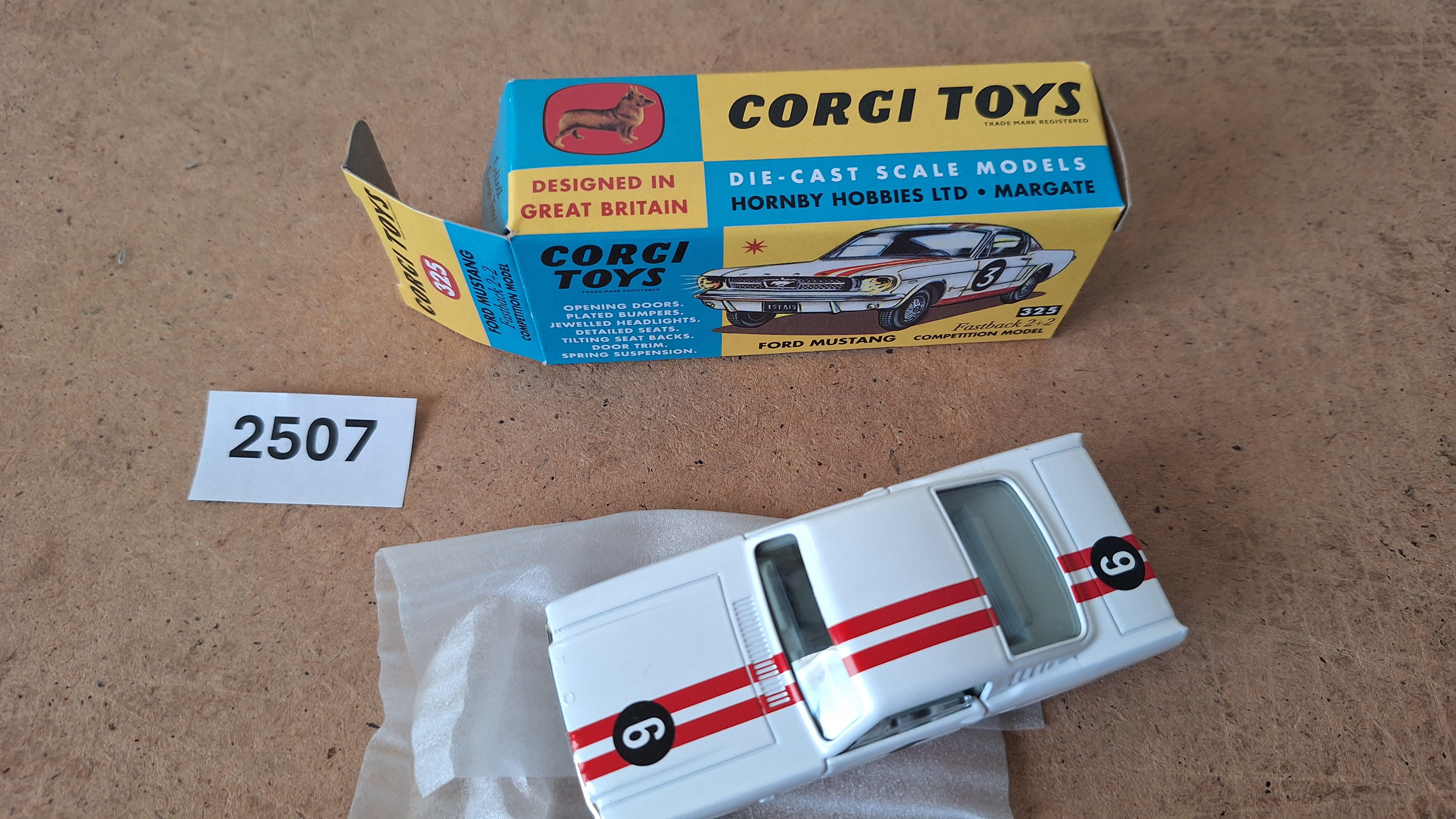 Corgi Toys 325, Ford Mustang Fastback 2+2 Competition model – foto 2 – kavel bij Goeiendeal