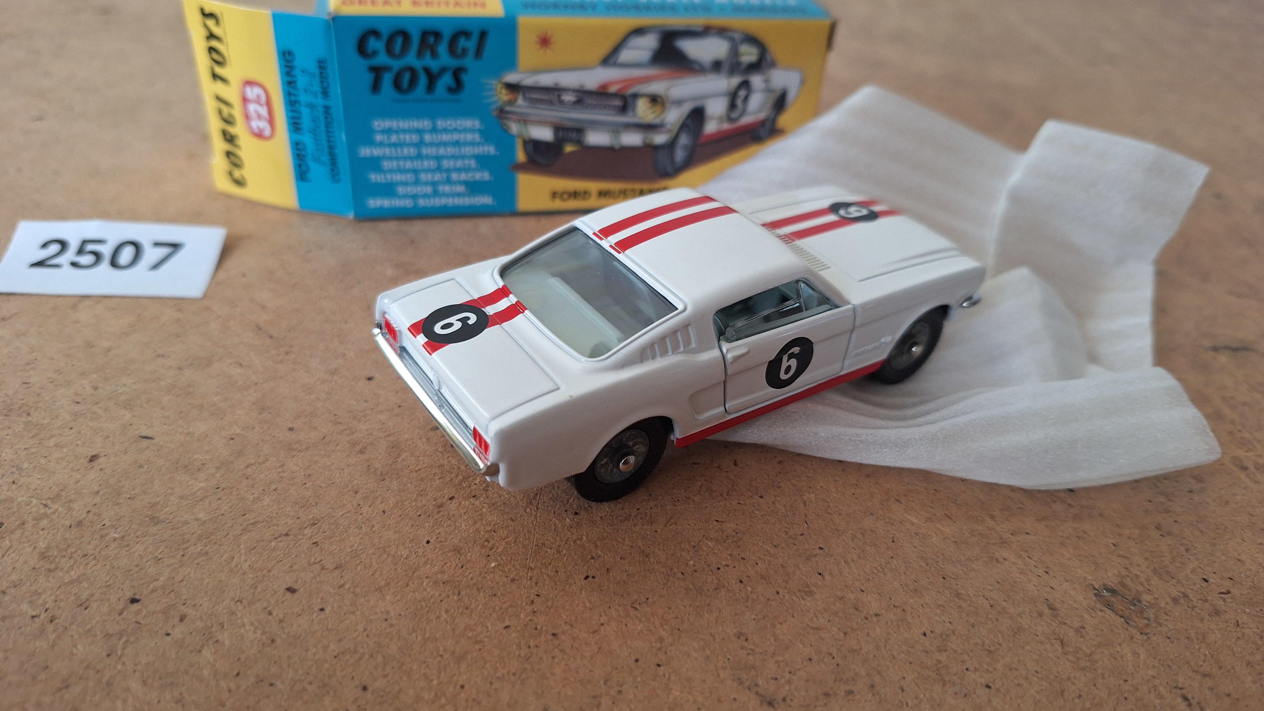 Corgi Toys 325, Ford Mustang Fastback 2+2 Competition model – foto 4 – kavel bij Goeiendeal