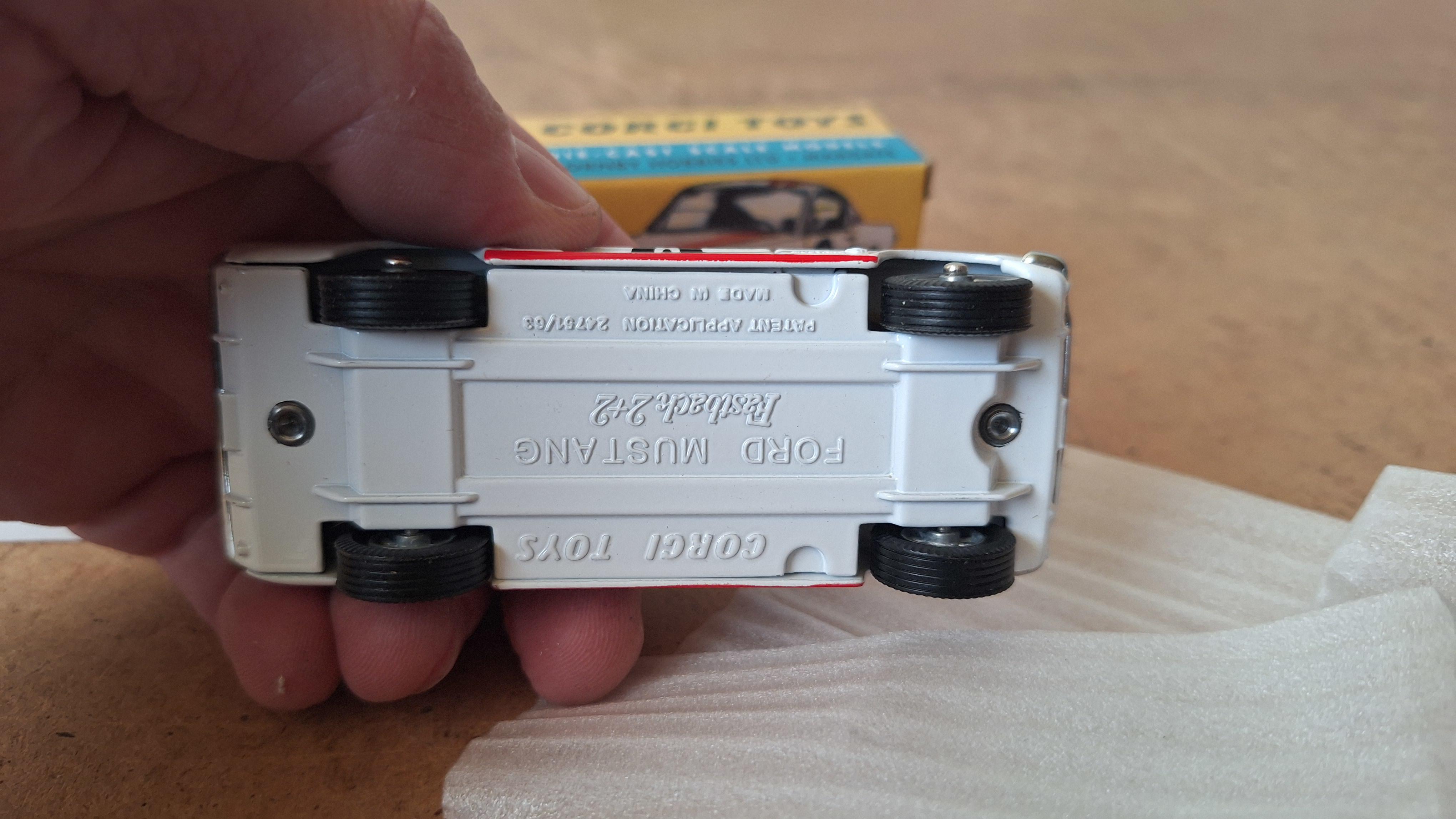 Corgi Toys 325, Ford Mustang Fastback 2+2 Competition model – foto 5 – kavel bij Goeiendeal